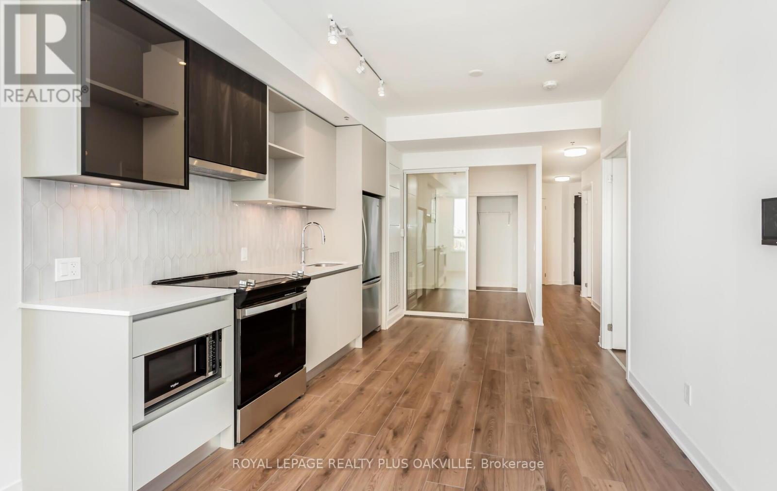 425 - 405 Dundas Street, Oakville, Ontario  L6M 5P9 - Photo 14 - W12864330