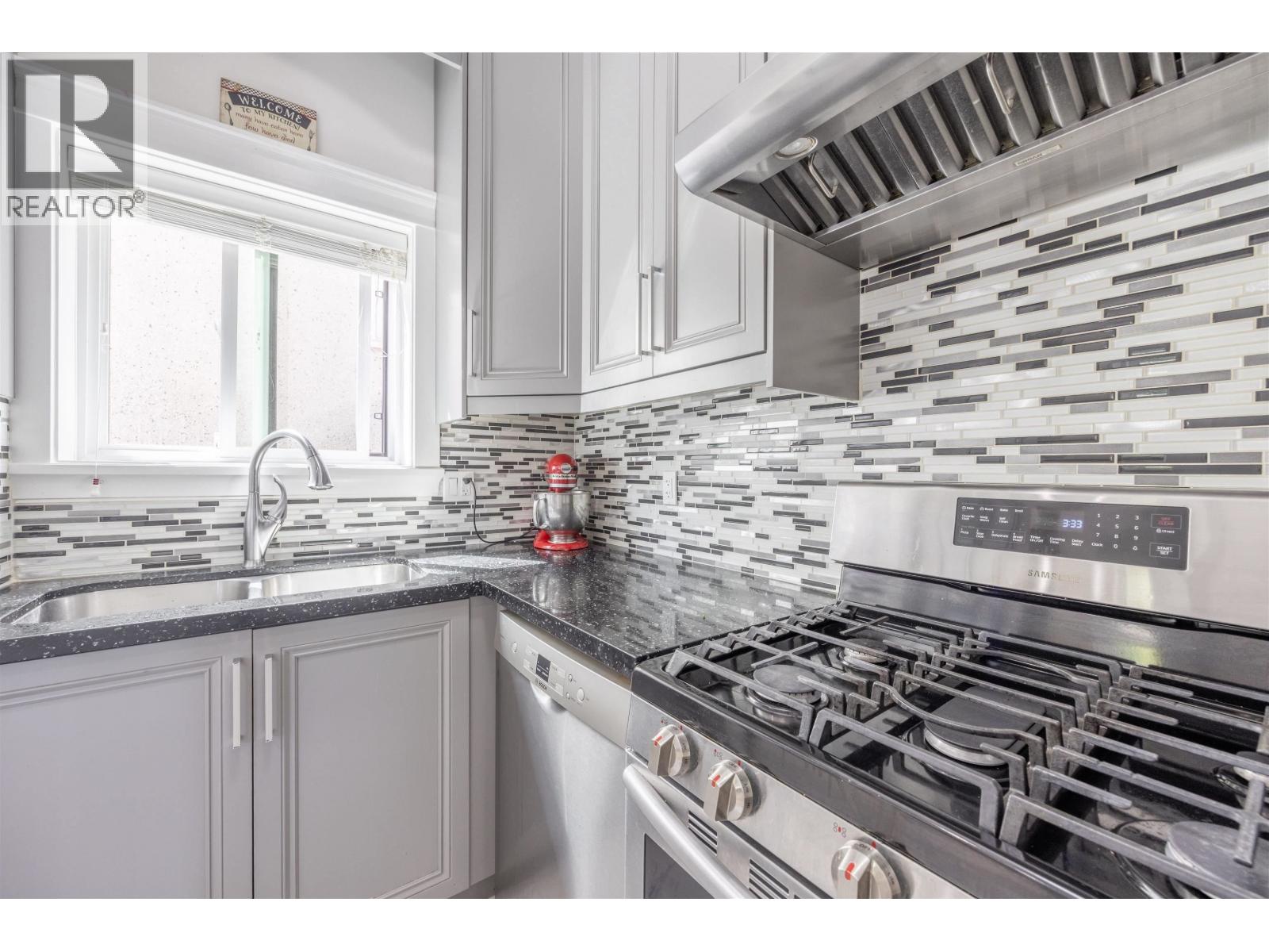 172 Ontario Place, Vancouver, British Columbia  V5W 1S2 - Photo 6 - R3097919