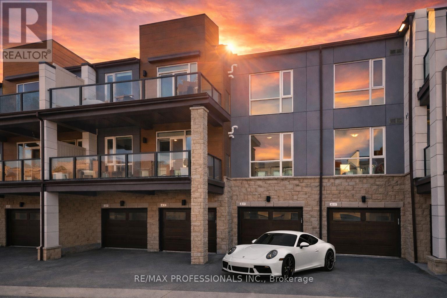 208 - 2393 Bronte Road, Oakville, Ontario  L6M 1P5 - Photo 2 - W12833860