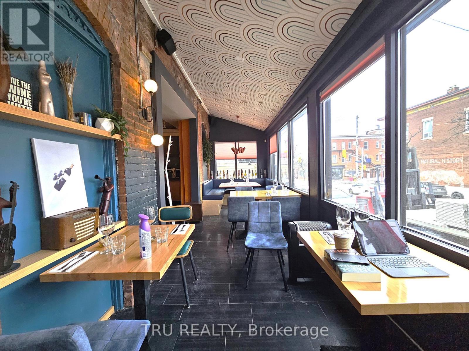 826 Somerset Street W, Ottawa, Ontario  K1S 4N2 - Photo 9 - X12864388