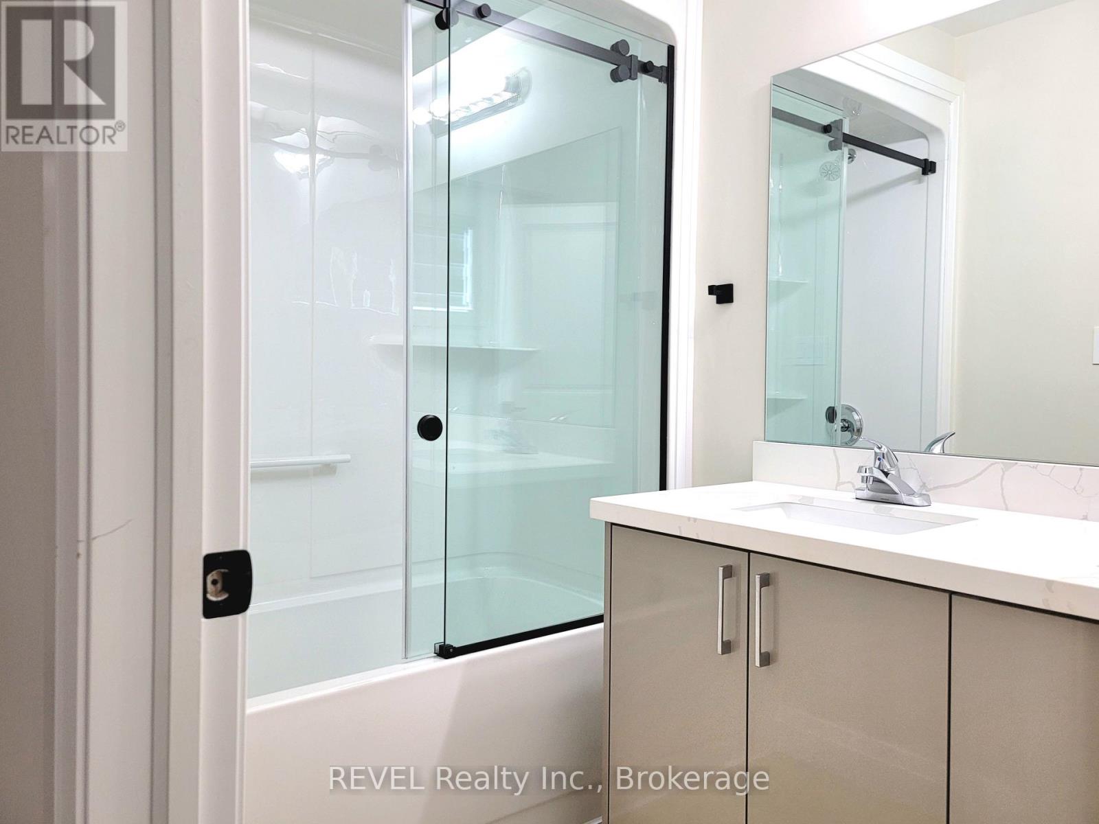 Upper Level Only - 38 Keystone Trail, Welland, Ontario  L3B 0N8 - Photo 16 - X12864414