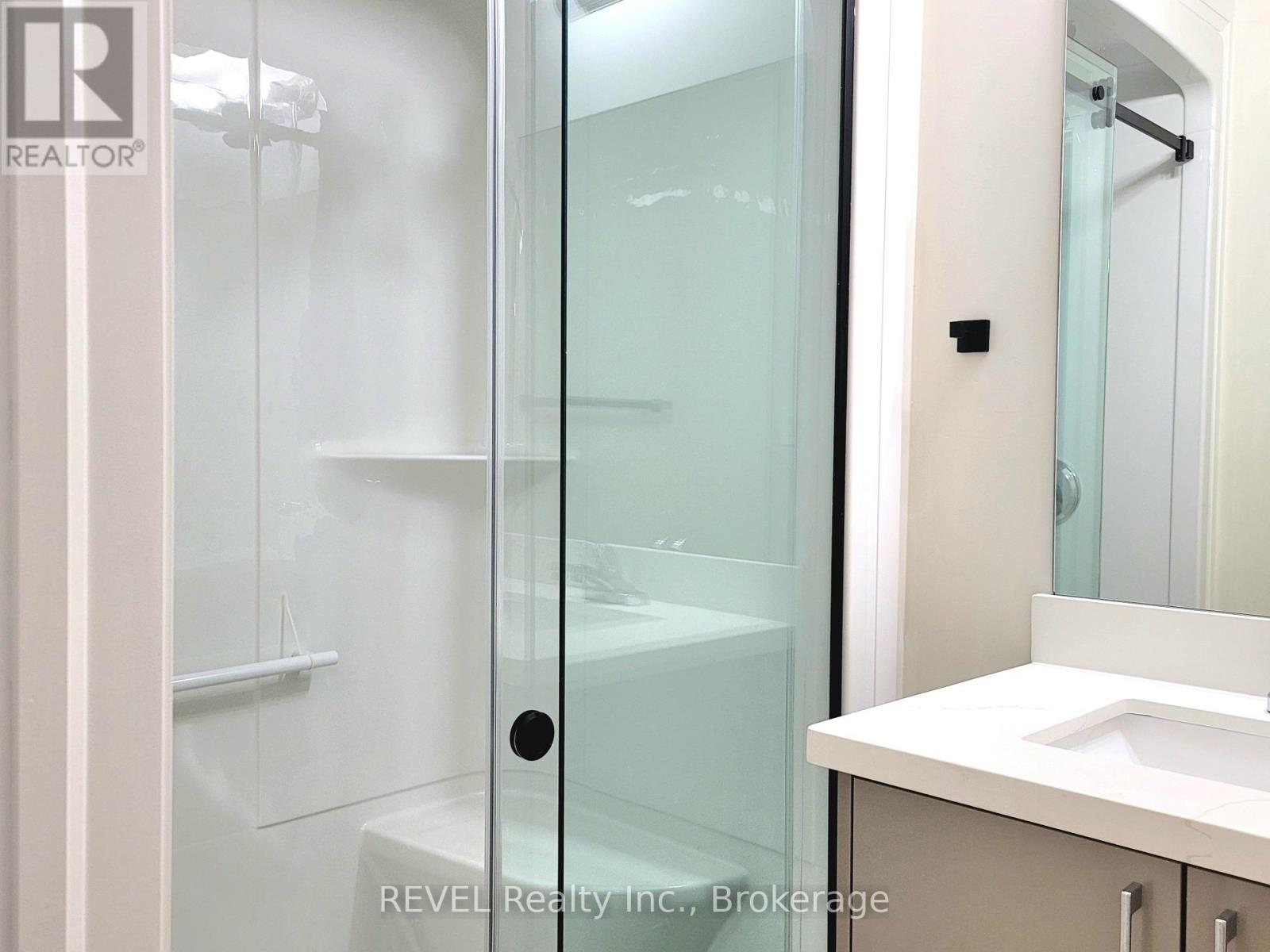 Upper Level Only - 38 Keystone Trail, Welland, Ontario  L3B 0N8 - Photo 26 - X12864414