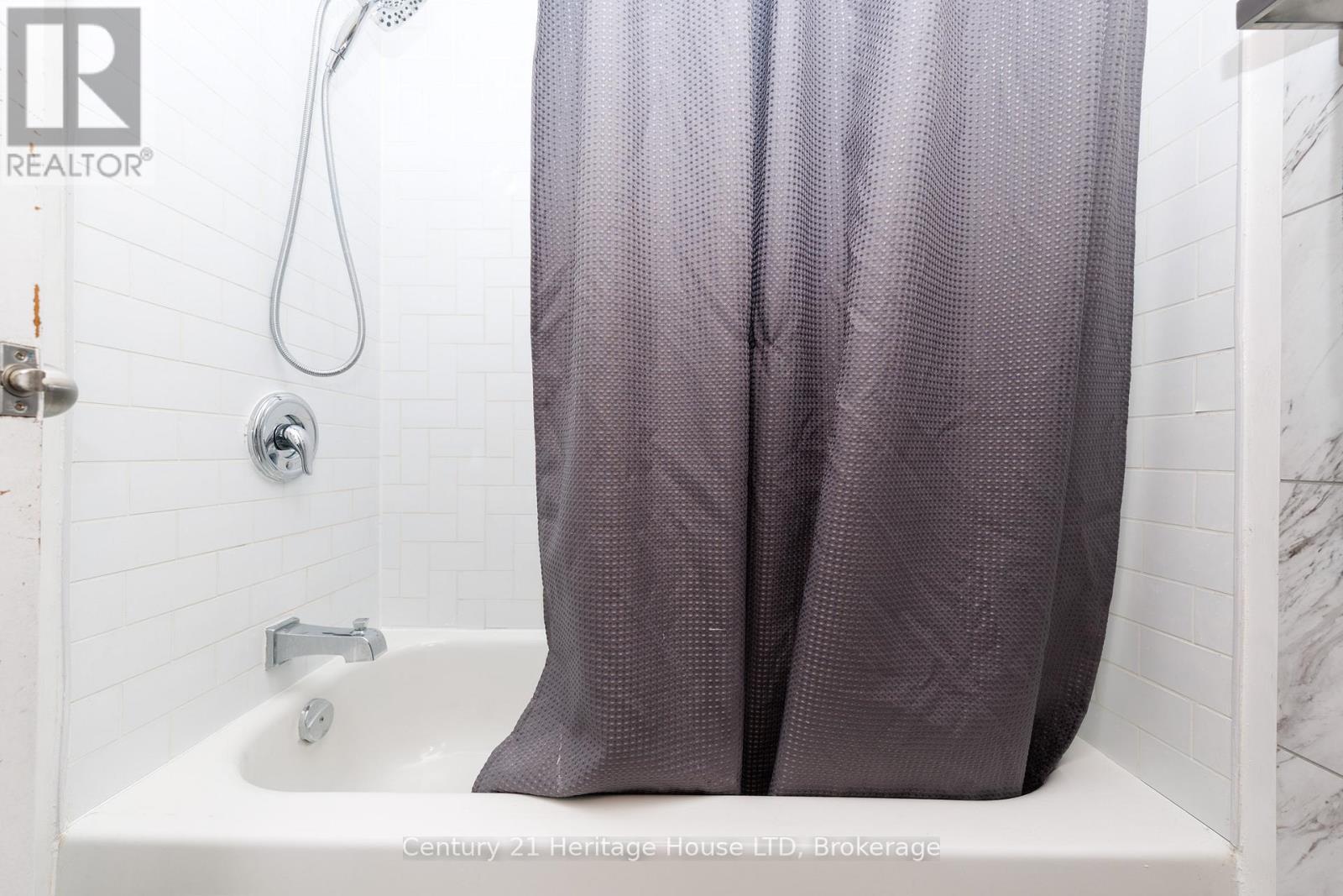 6937 Dolphin Street, Niagara Falls, Ontario  L2E 6Y8 - Photo 22 - X12864422