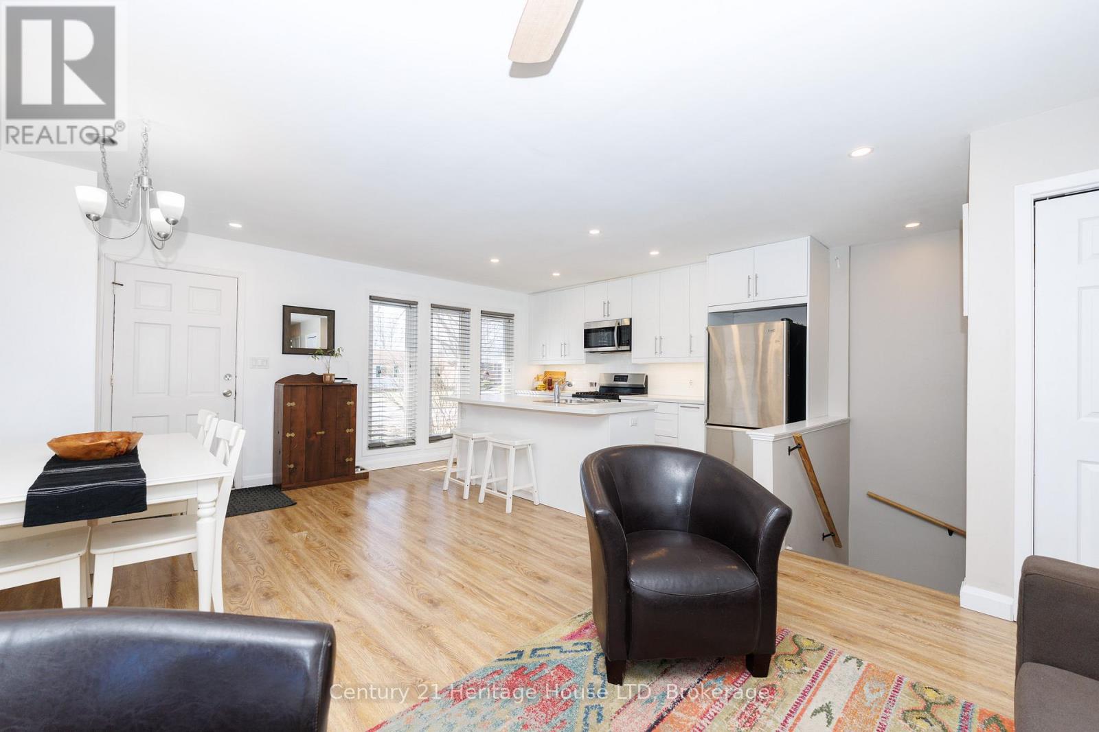 6937 Dolphin Street, Niagara Falls, Ontario  L2E 6Y8 - Photo 6 - X12864422