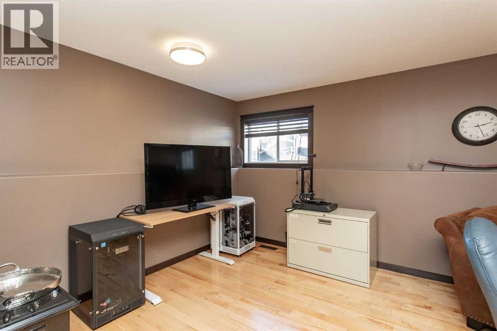 150 Robinson Avenue, Penhold, Alberta  T0M 1R0 - Photo 25 - A2287725