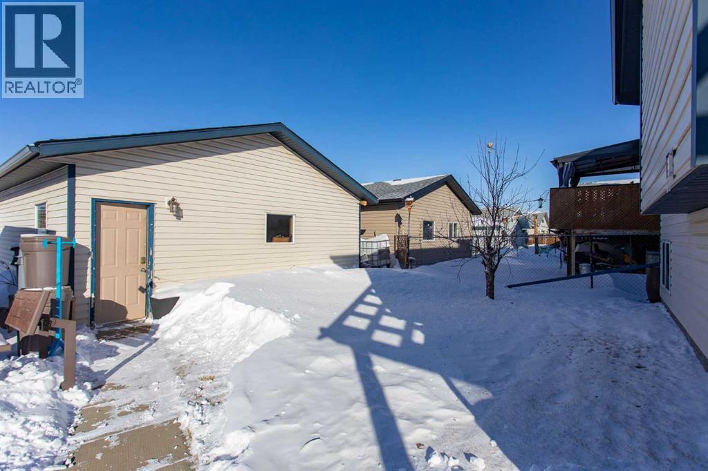 150 Robinson Avenue, Penhold, Alberta  T0M 1R0 - Photo 34 - A2287725
