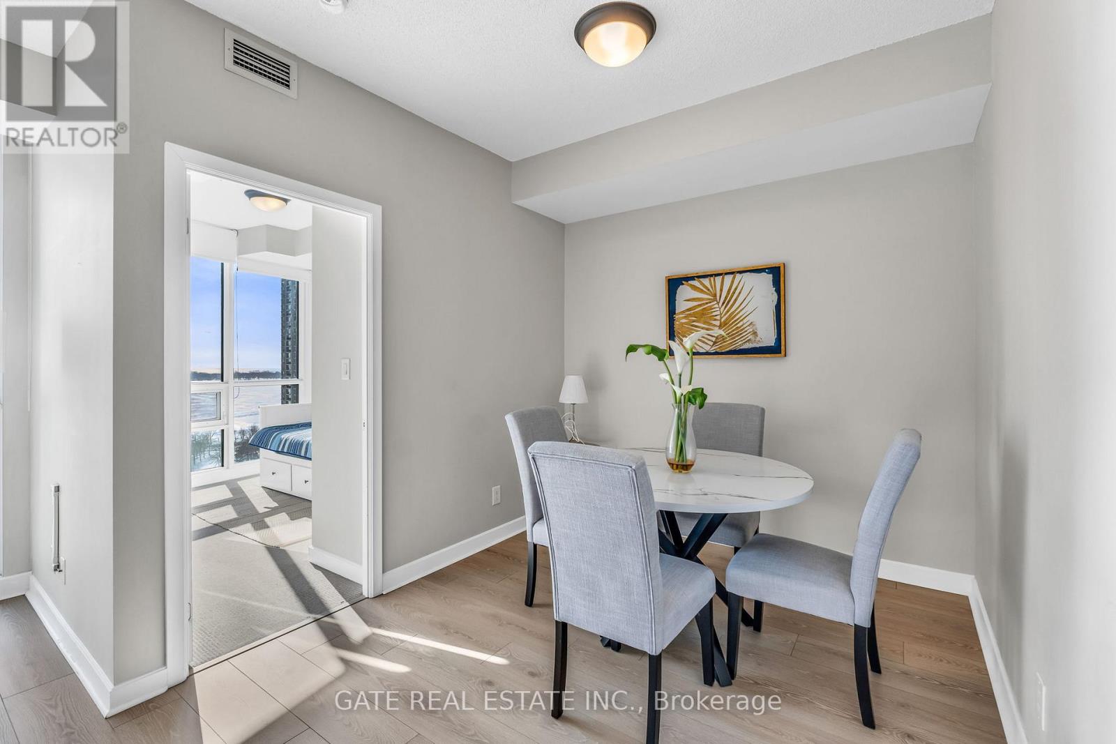 1809 - 18 Harbour Street, Toronto, Ontario  M5J 2Z6 - Photo 18 - C12864398