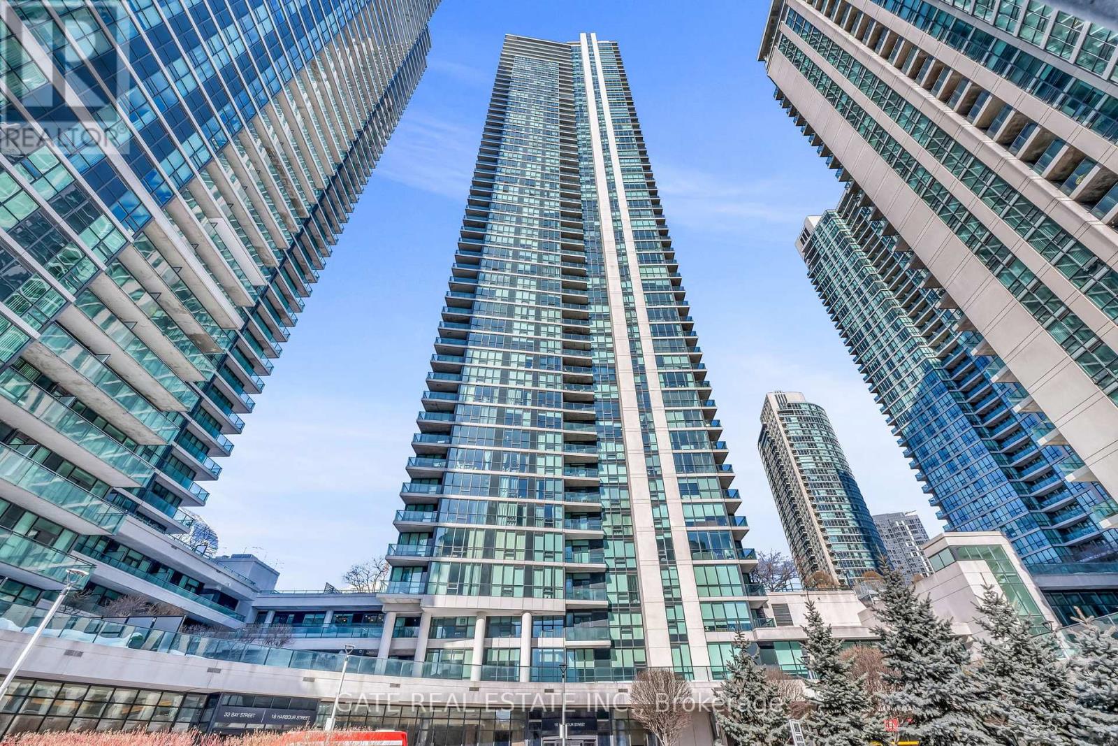 1809 - 18 Harbour Street, Toronto, Ontario  M5J 2Z6 - Photo 2 - C12864398