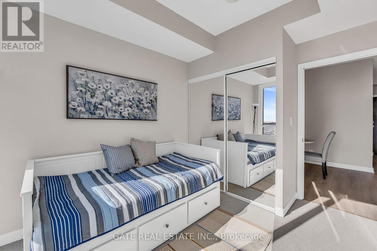 1809 - 18 Harbour Street, Toronto, Ontario  M5J 2Z6 - Photo 22 - C12864398