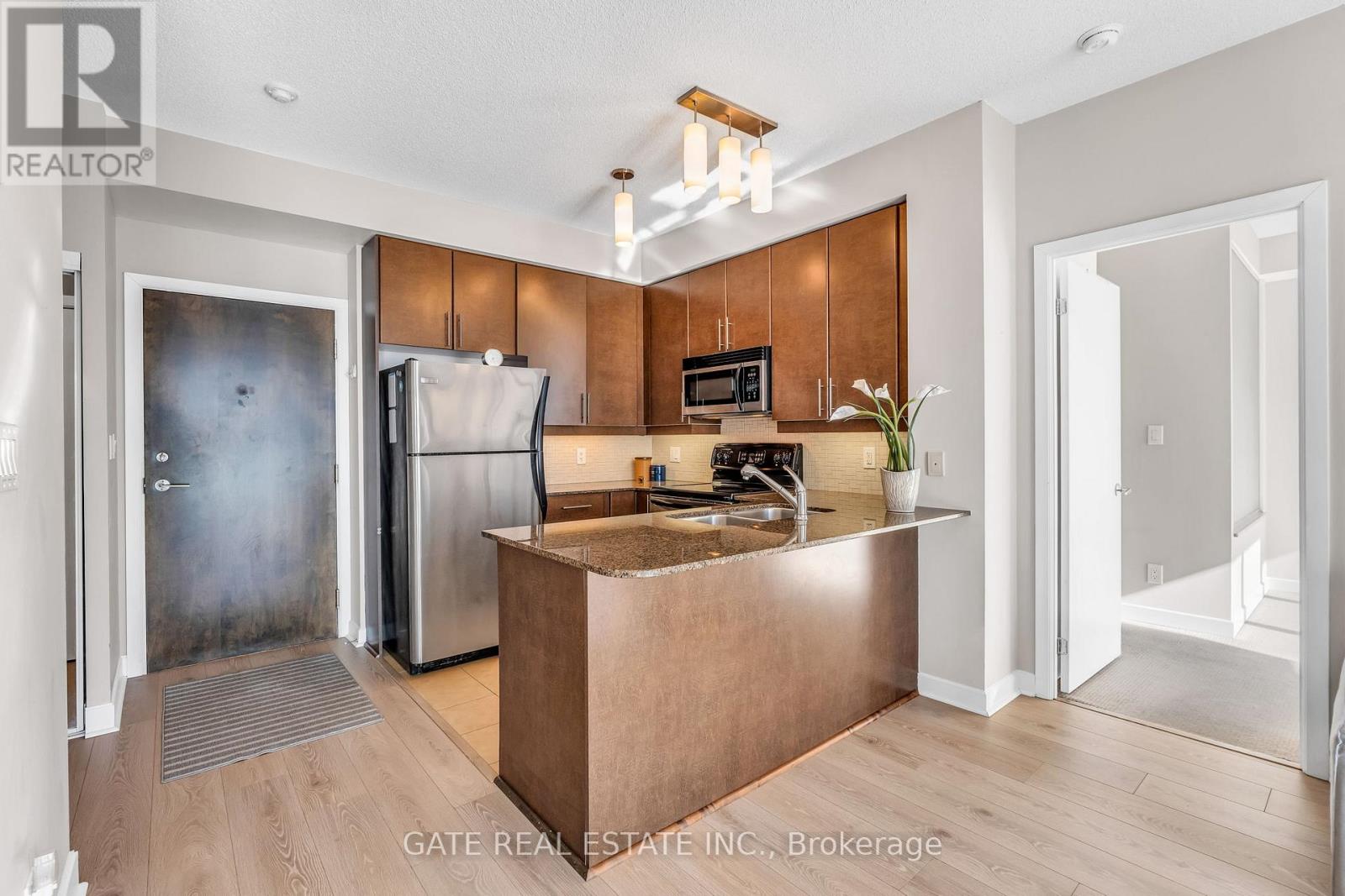 1809 - 18 Harbour Street, Toronto, Ontario  M5J 2Z6 - Photo 7 - C12864398