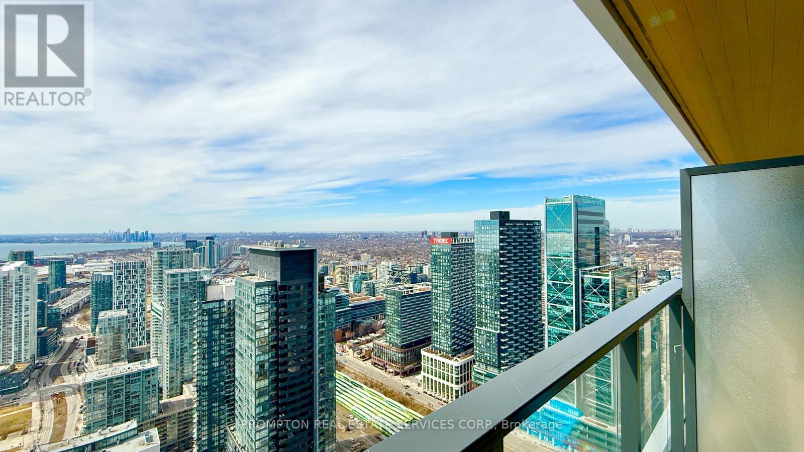 5712 - 3 Concord Cityplace Way, Toronto, Ontario  M5V 0X4 - Photo 16 - C12864402