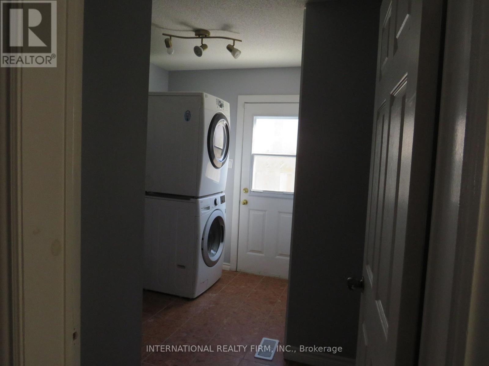 824 Crowells Street, Oshawa, Ontario  L1K 1X3 - Photo 12 - E12864416