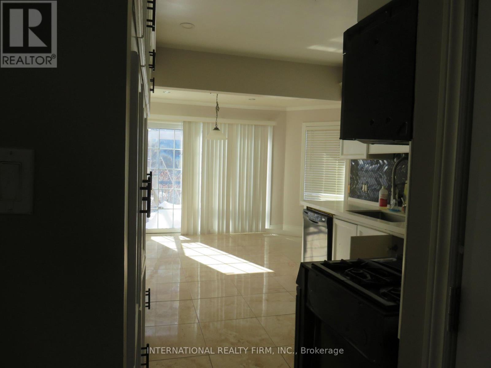 824 Crowells Street, Oshawa, Ontario  L1K 1X3 - Photo 4 - E12864416