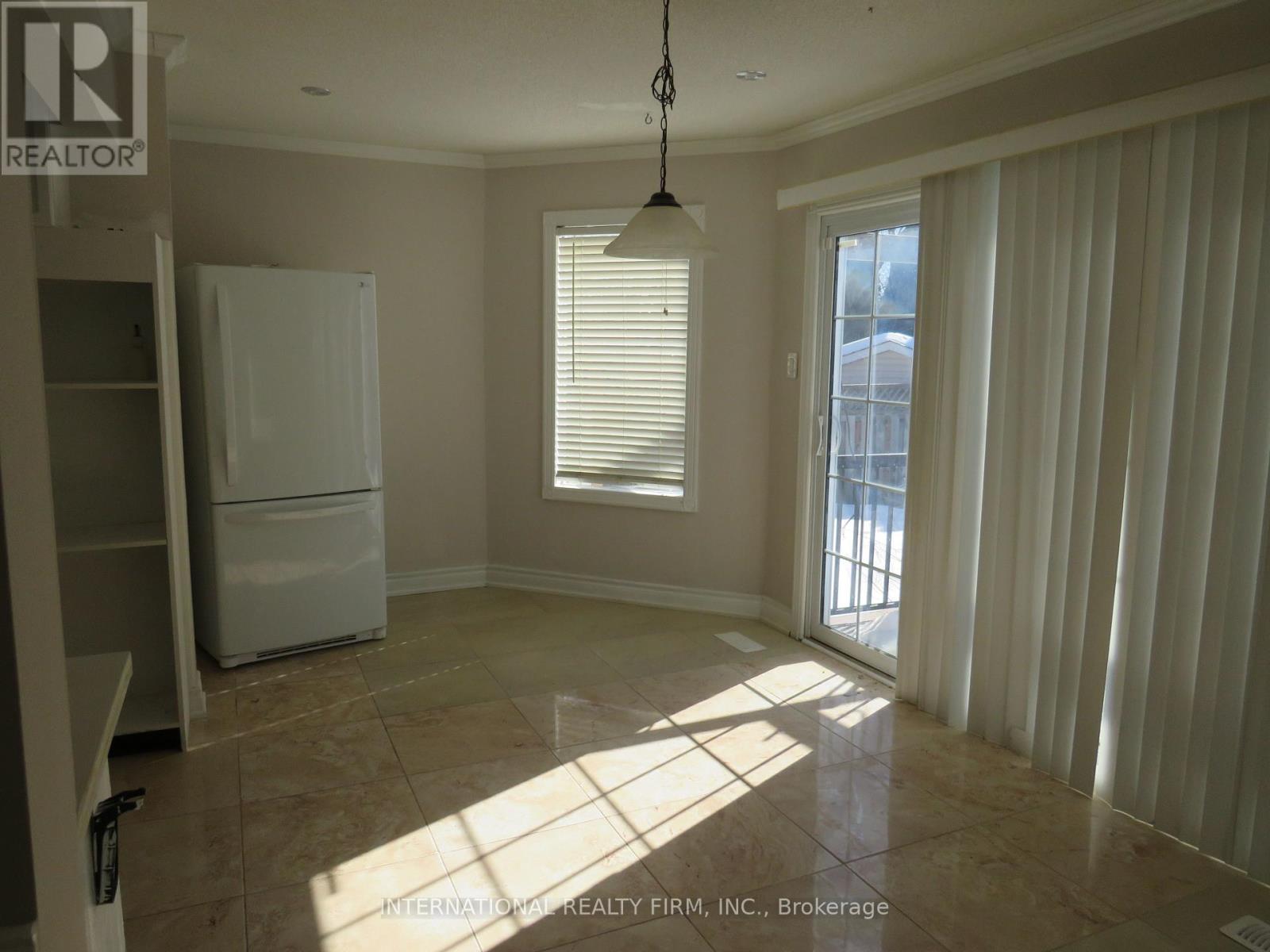 824 Crowells Street, Oshawa, Ontario  L1K 1X3 - Photo 7 - E12864416