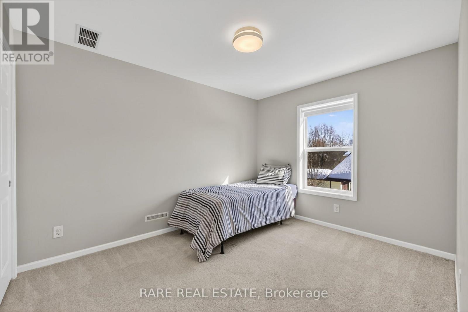 1231 Temple Avenue, Innisfil, Ontario  L0L 1C0 - Photo 13 - N12864386