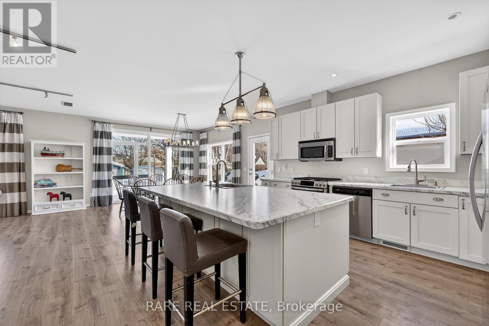 1231 Temple Avenue, Innisfil, Ontario  L0L 1C0 - Photo 4 - N12864386