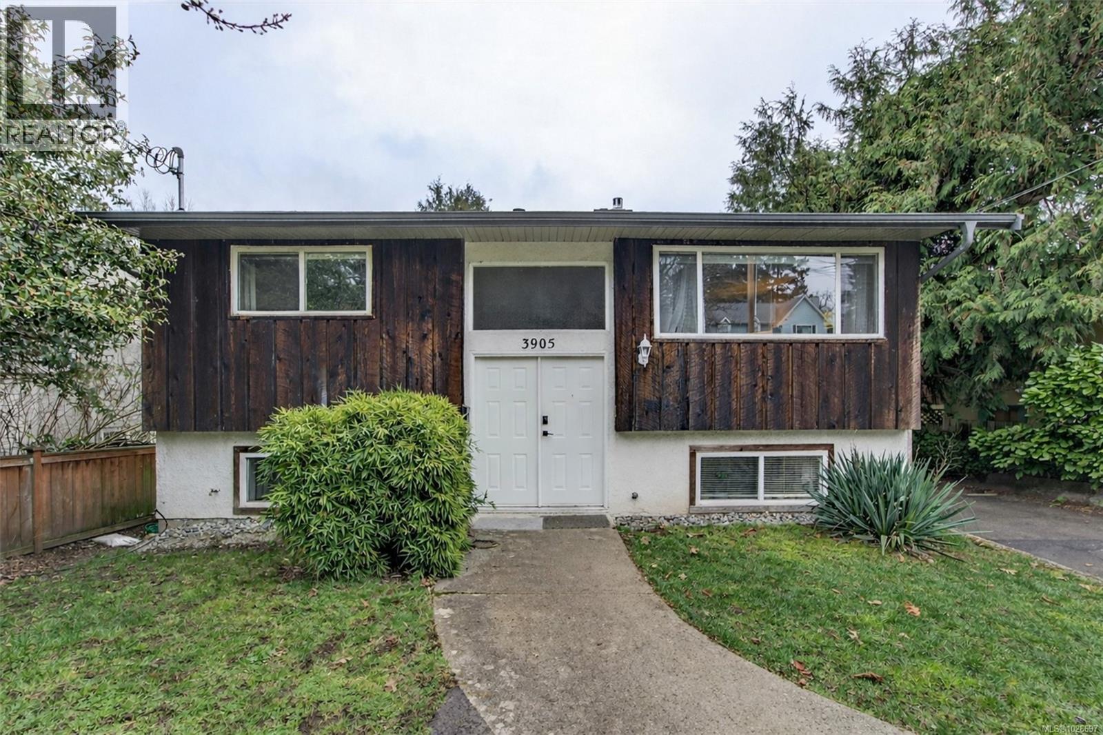 3905 Grange Rd, Saanich, British Columbia  V8Z 4T6 - Photo 13 - 1026697