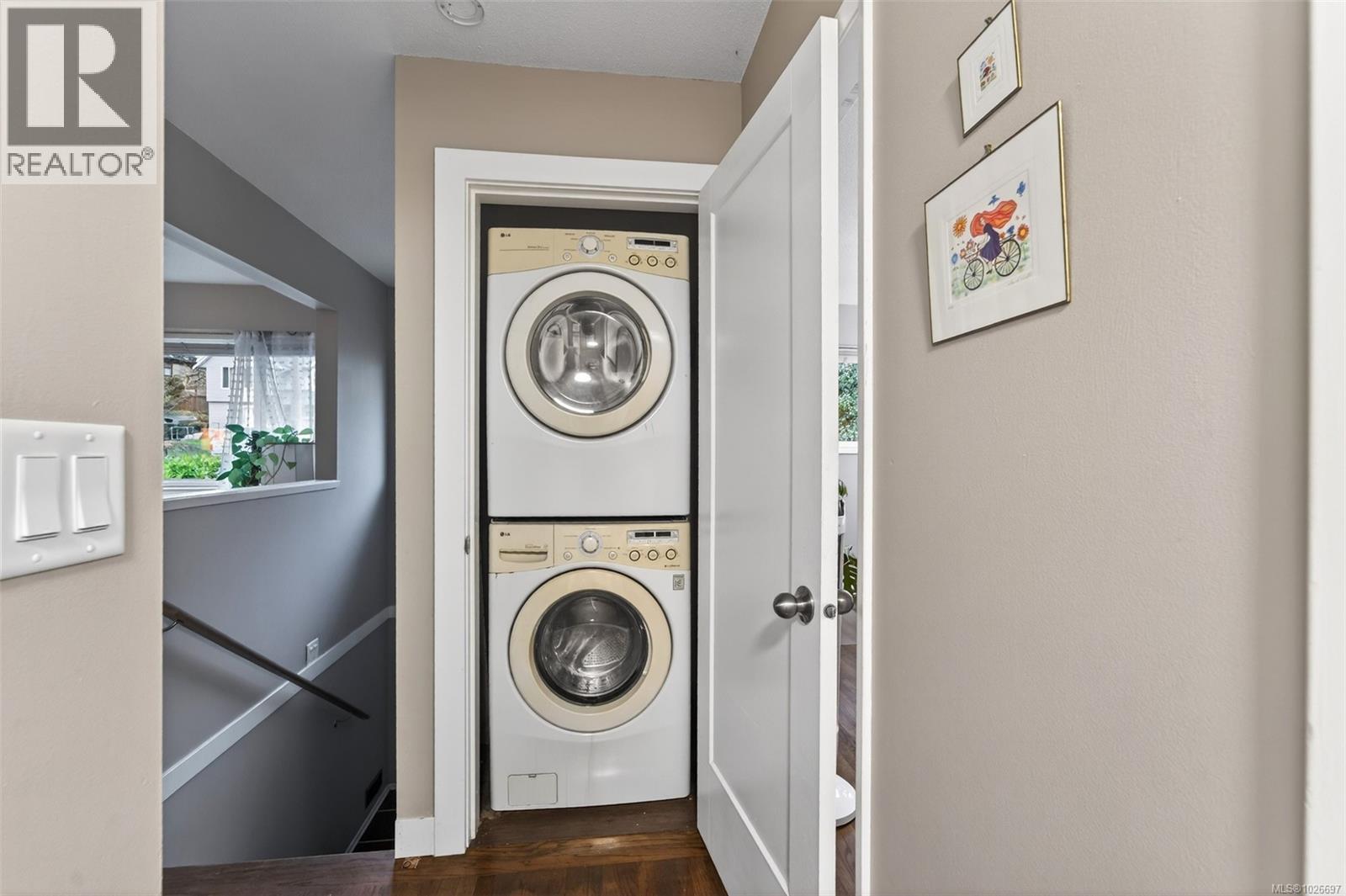 3905 Grange Rd, Saanich, British Columbia  V8Z 4T6 - Photo 40 - 1026697