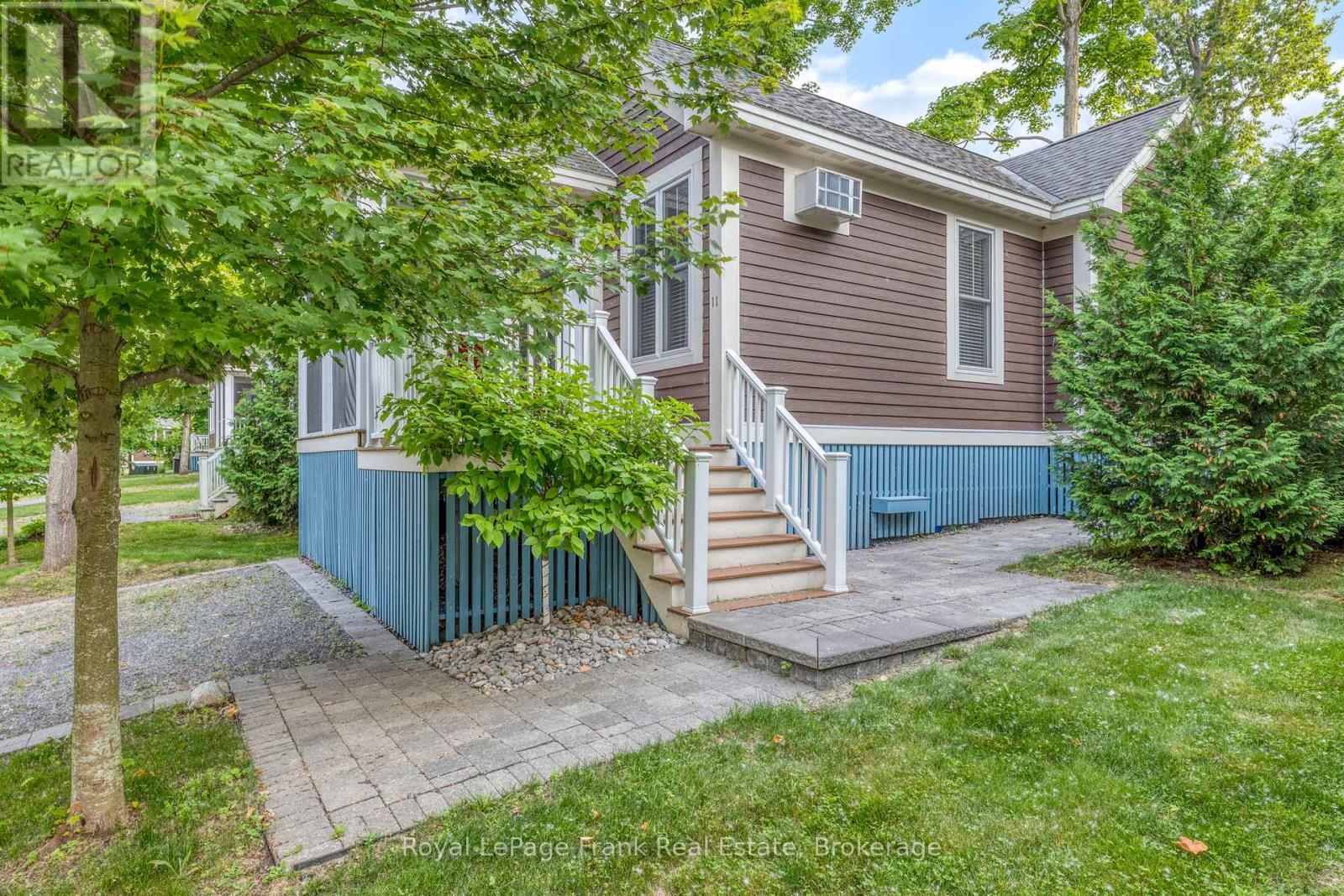 178 - 11 Farm View Lane, Prince Edward County, Ontario  K0K 1P0 - Photo 3 - X12498950