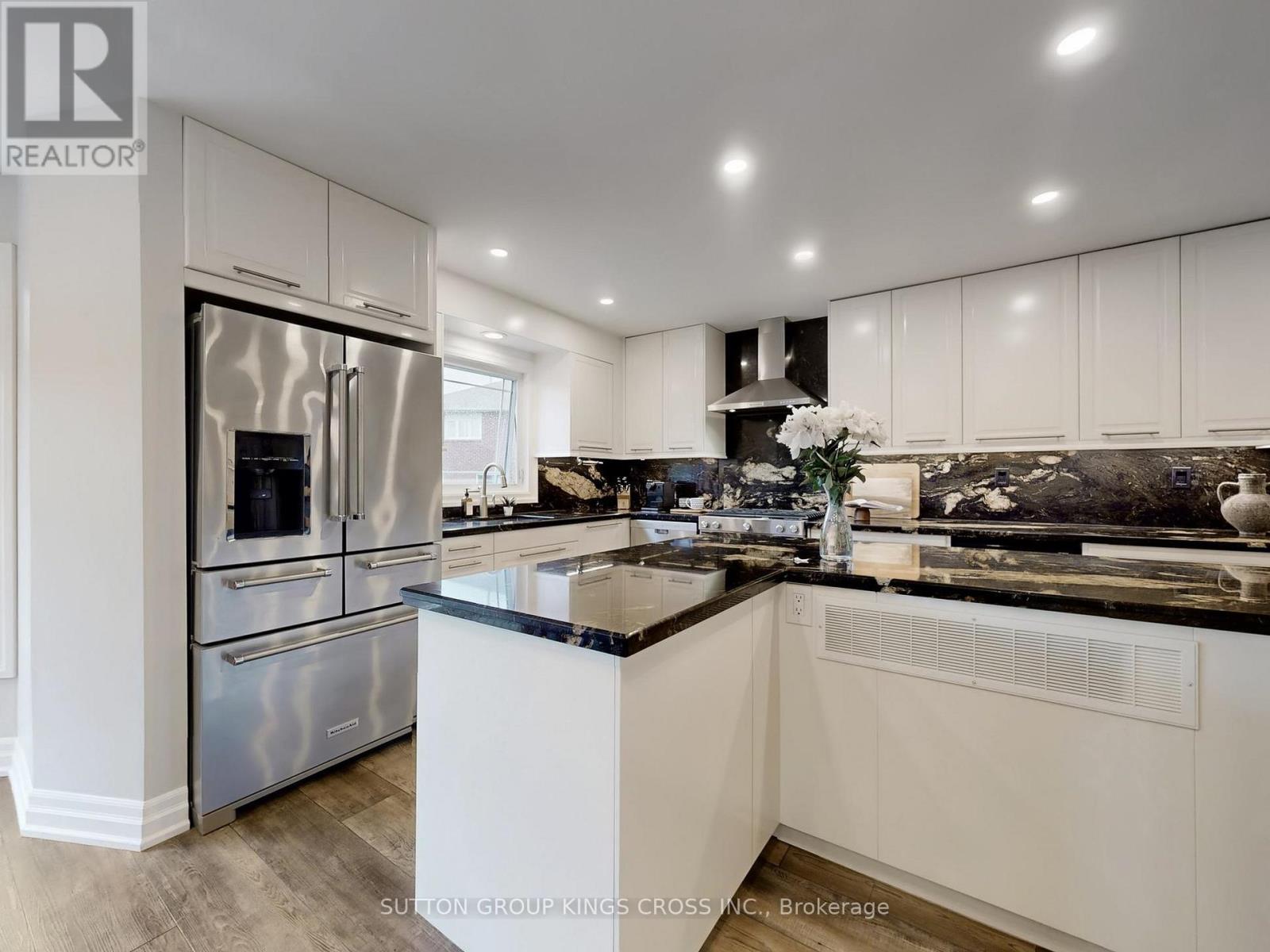 2730 Hammond Road, Mississauga, Ontario  L5K 2M3 - Photo 7 - W12864390