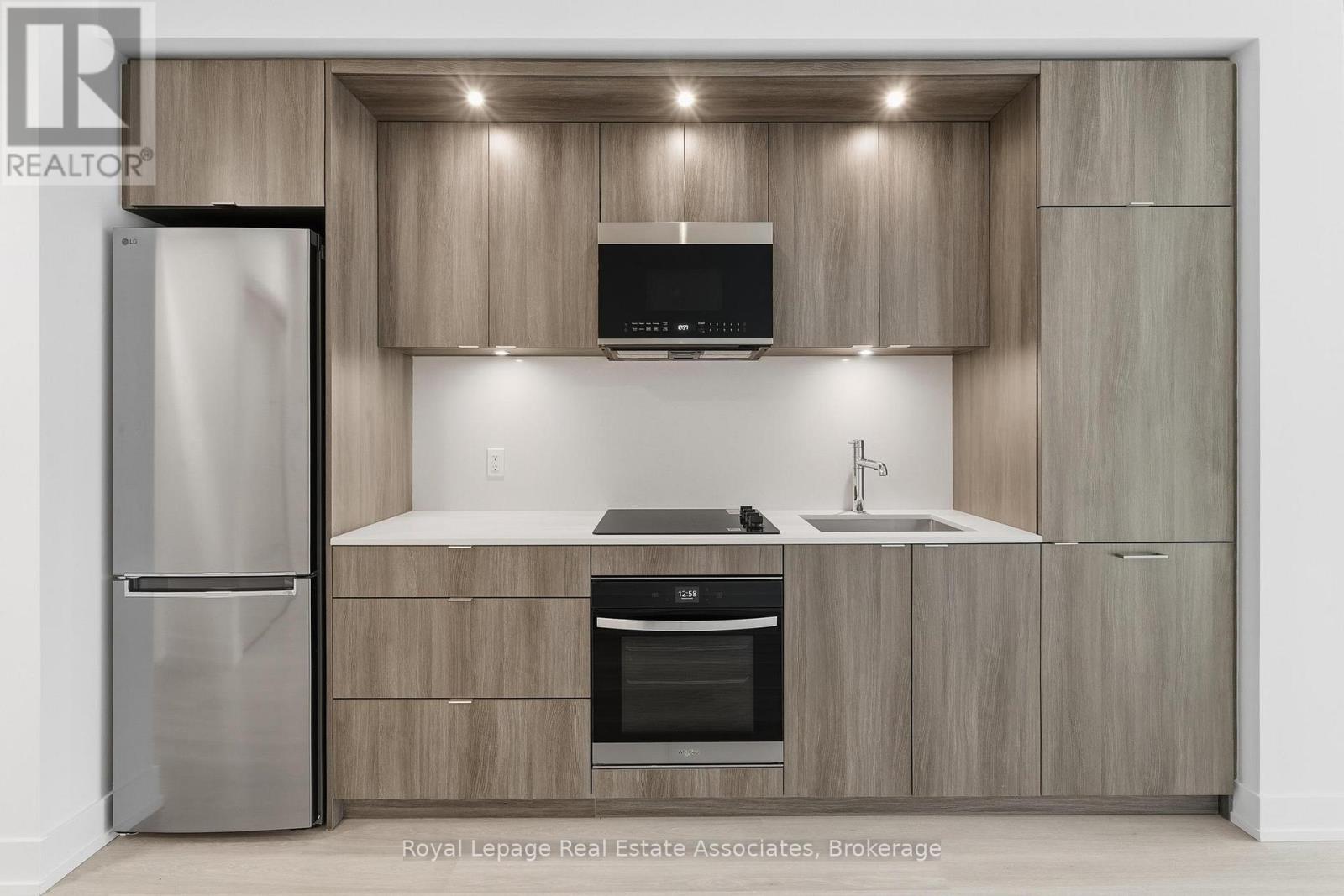 313 - 25 Cordova Avenue, Toronto, Ontario  M9A 0E5 - Photo 2 - W12864432