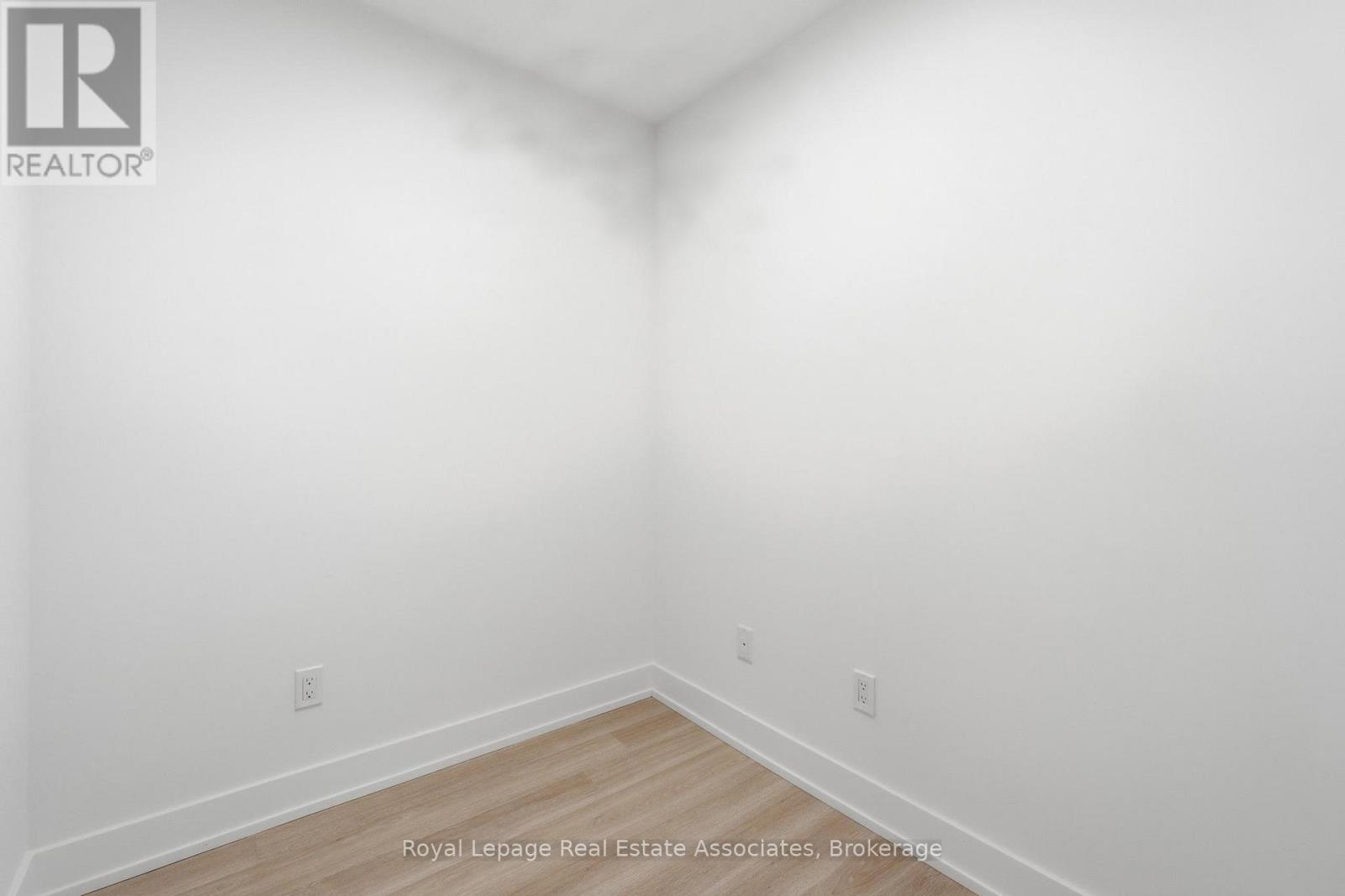 313 - 25 Cordova Avenue, Toronto, Ontario  M9A 0E5 - Photo 5 - W12864432