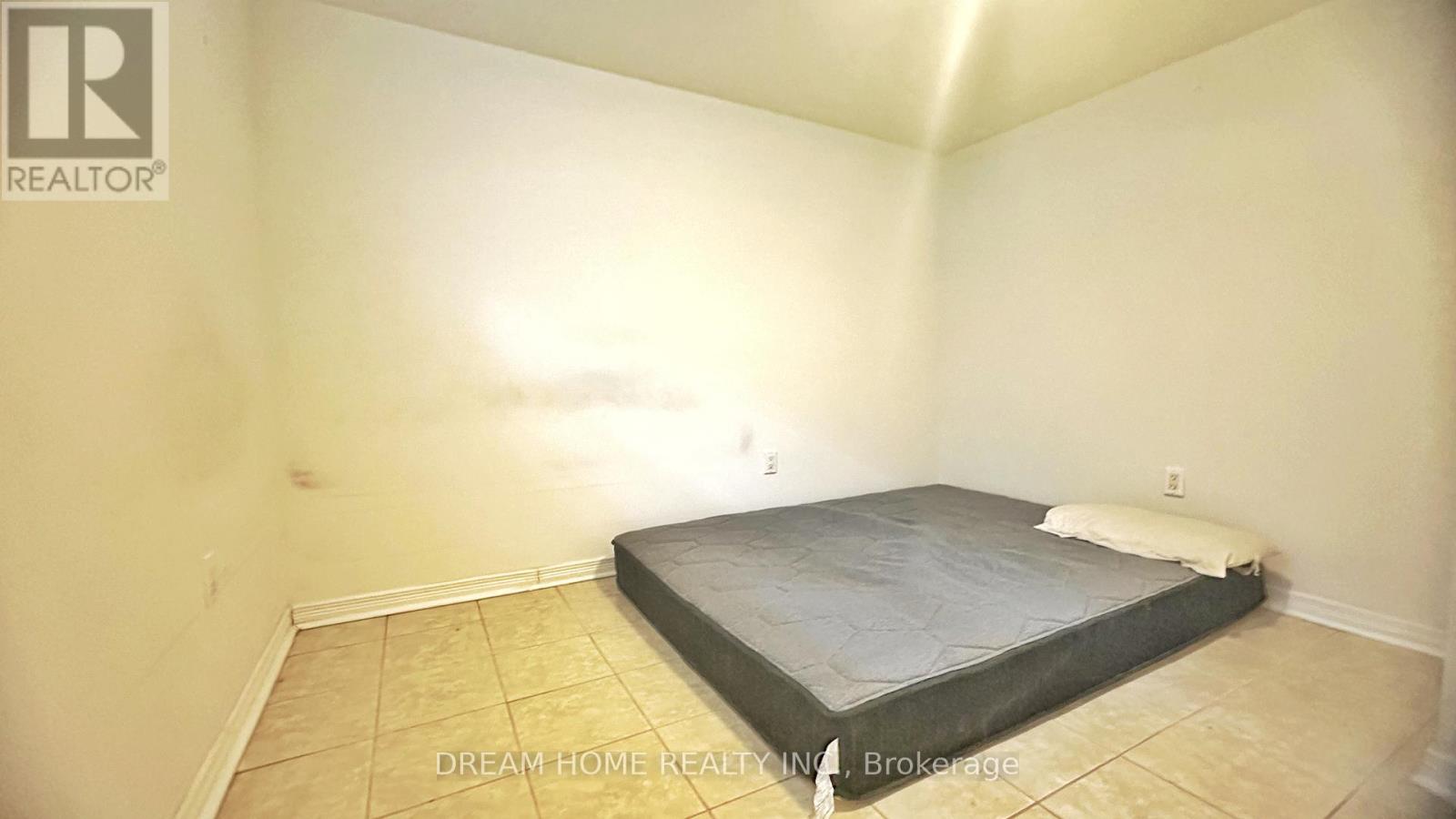 Bm Unit#b - 83 Cornwallis Drive, Toronto, Ontario  M1P 1H6 - Photo 3 - E12861478