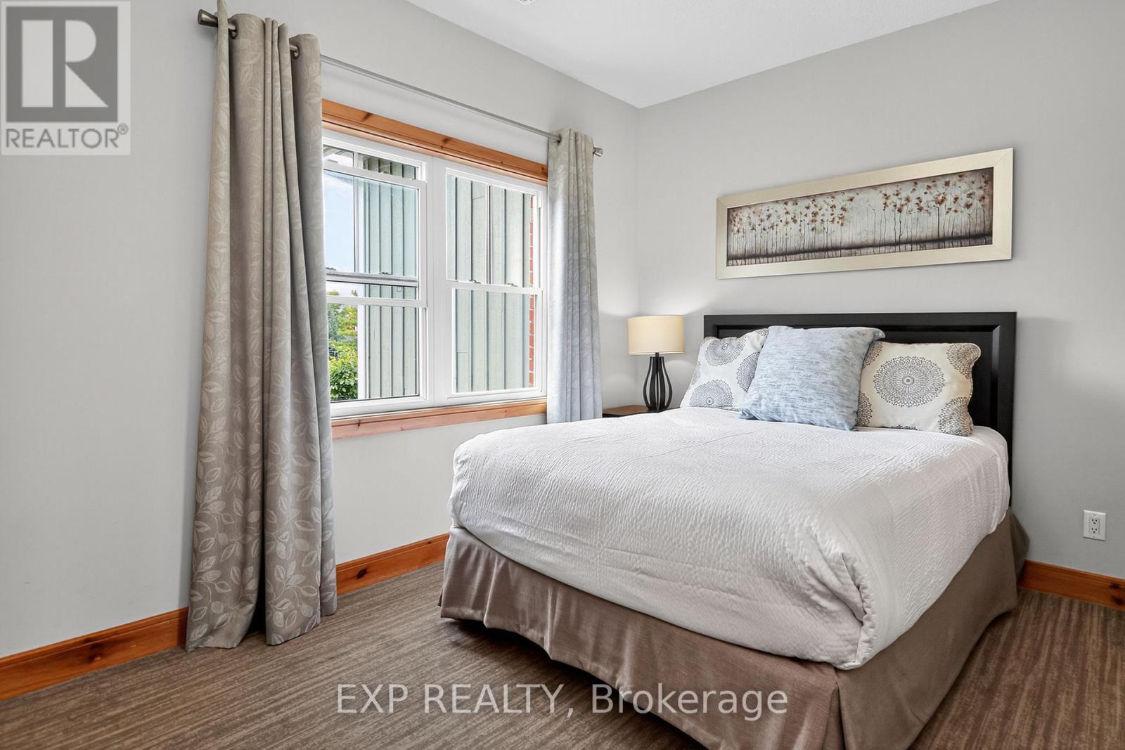 222 - 170 Snowbridge Way, Blue Mountains, Ontario  L9Y 0V1 - Photo 10 - X12425434