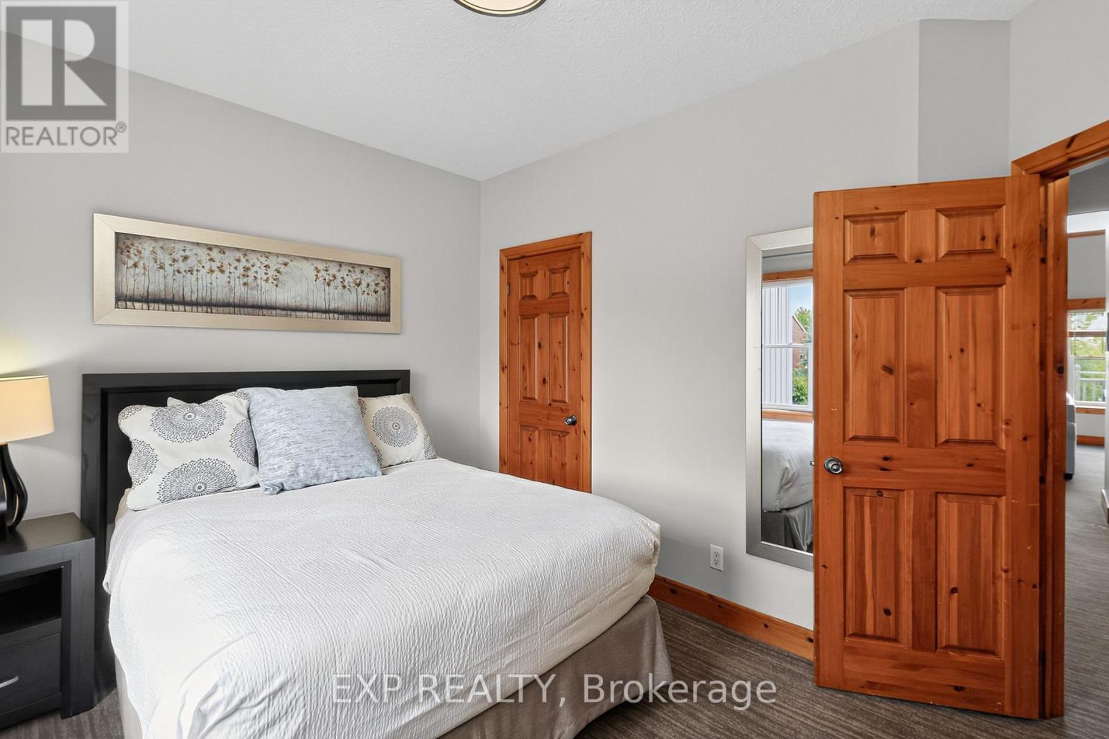 222 - 170 Snowbridge Way, Blue Mountains, Ontario  L9Y 0V1 - Photo 11 - X12425434