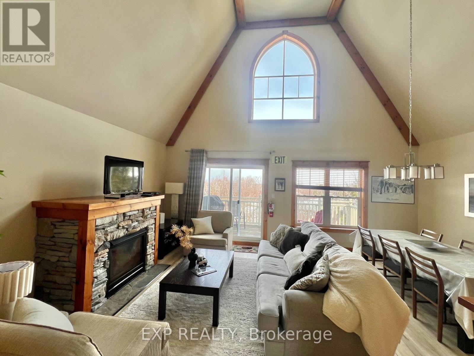 222 - 170 Snowbridge Way, Blue Mountains, Ontario  L9Y 0V1 - Photo 3 - X12425434