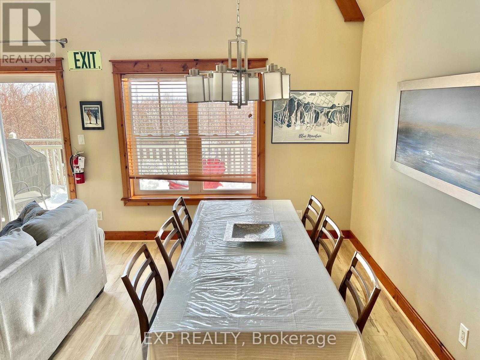 222 - 170 Snowbridge Way, Blue Mountains, Ontario  L9Y 0V1 - Photo 8 - X12425434