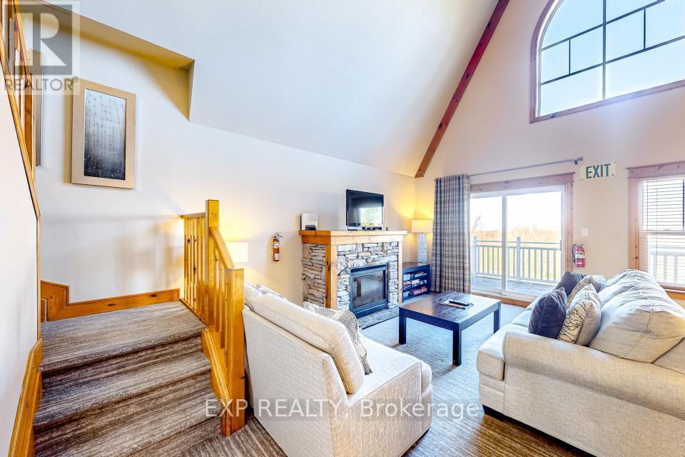 222 - 170 Snowbridge Way, Blue Mountains, Ontario  L9Y 0V1 - Photo 7 - X12425434