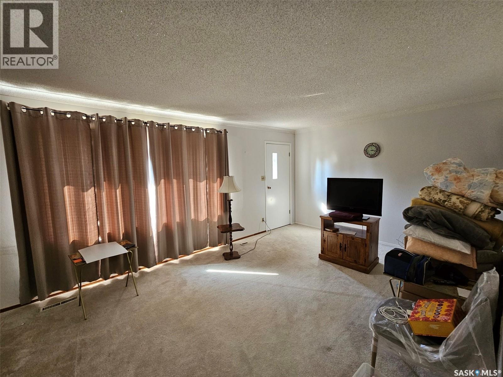 311 6th Street W, Carlyle, Saskatchewan  S0C 0R0 - Photo 6 - SK029907