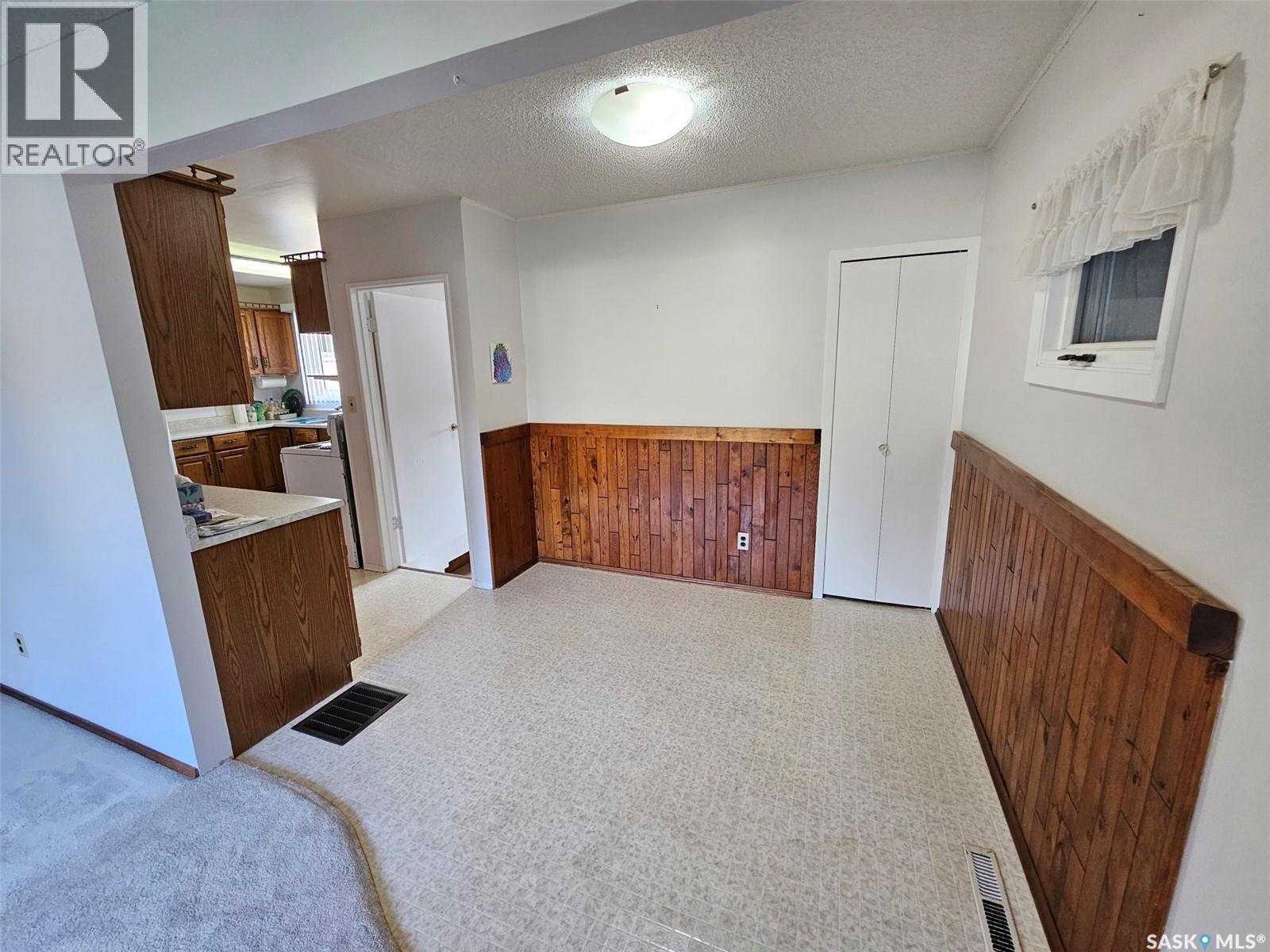 311 6th Street W, Carlyle, Saskatchewan  S0C 0R0 - Photo 11 - SK029907