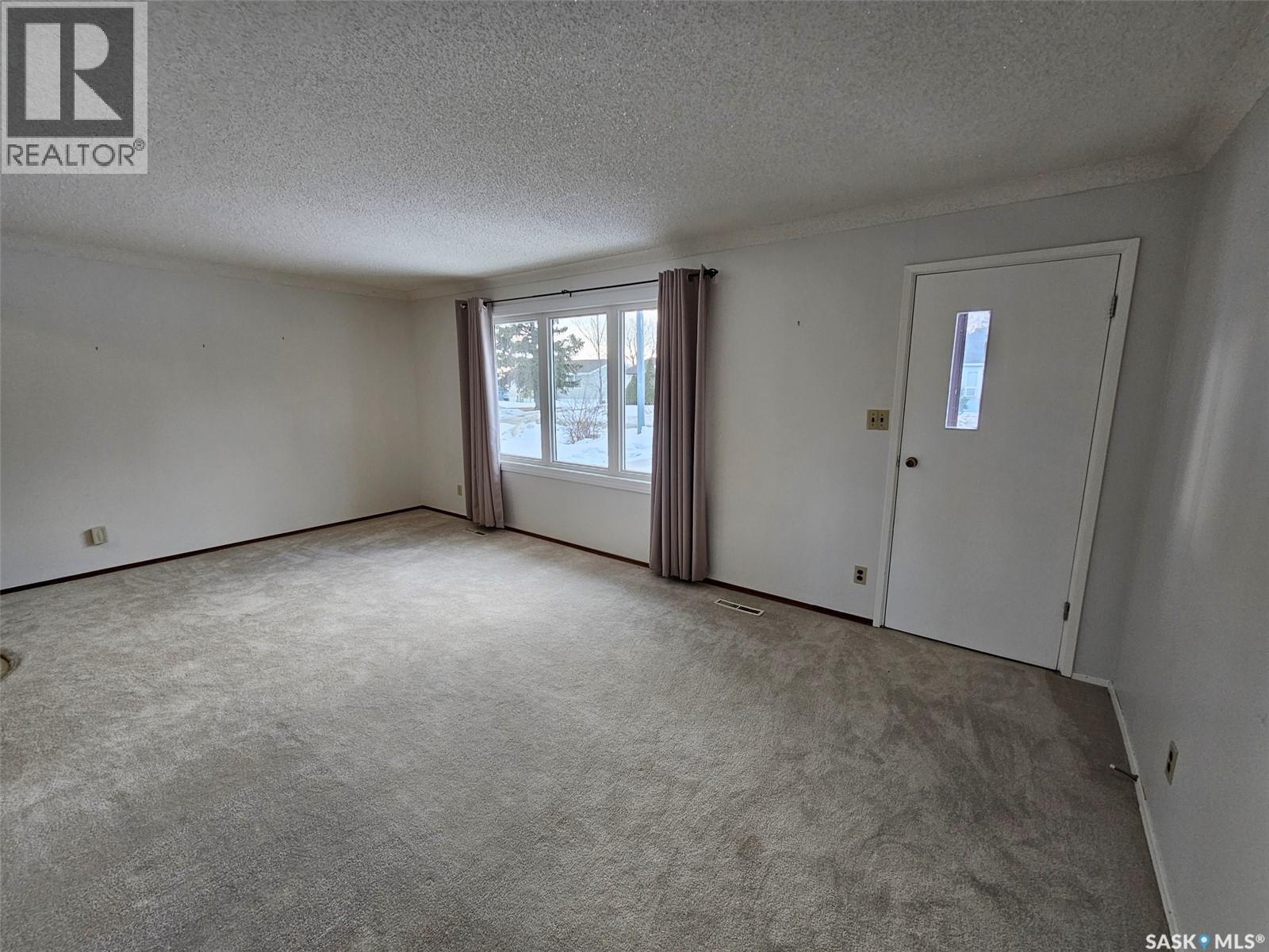 311 6th Street W, Carlyle, Saskatchewan  S0C 0R0 - Photo 14 - SK029907