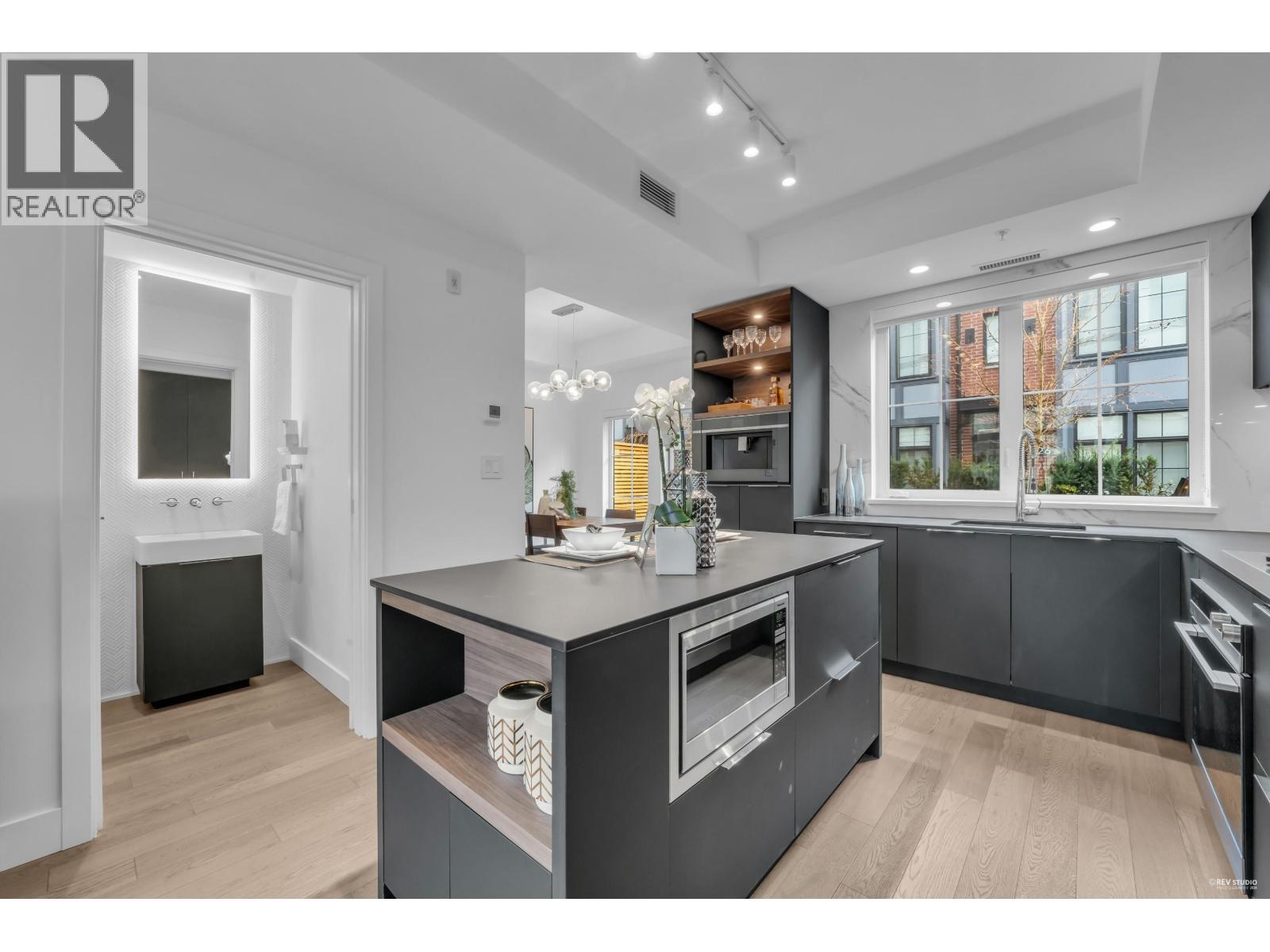 118 2070 Curling Road, North Vancouver, British Columbia  V7P 0C9 - Photo 8 - R3097943