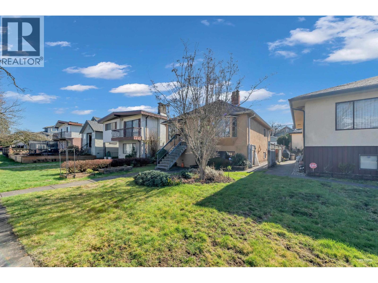 2576 Parker Street, Vancouver, British Columbia  V5K 2T3 - Photo 3 - R3097520