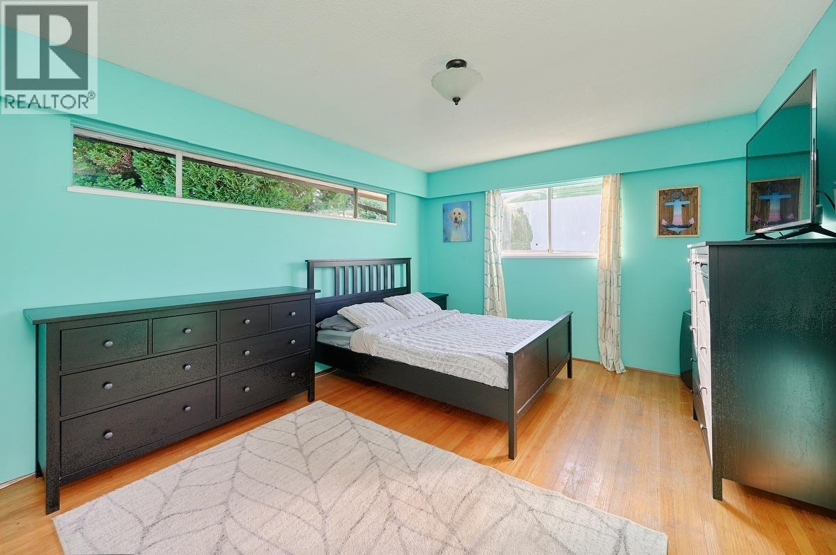 4086 Lister Court, Burnaby, British Columbia  V5G 2C2 - Photo 11 - R3097747