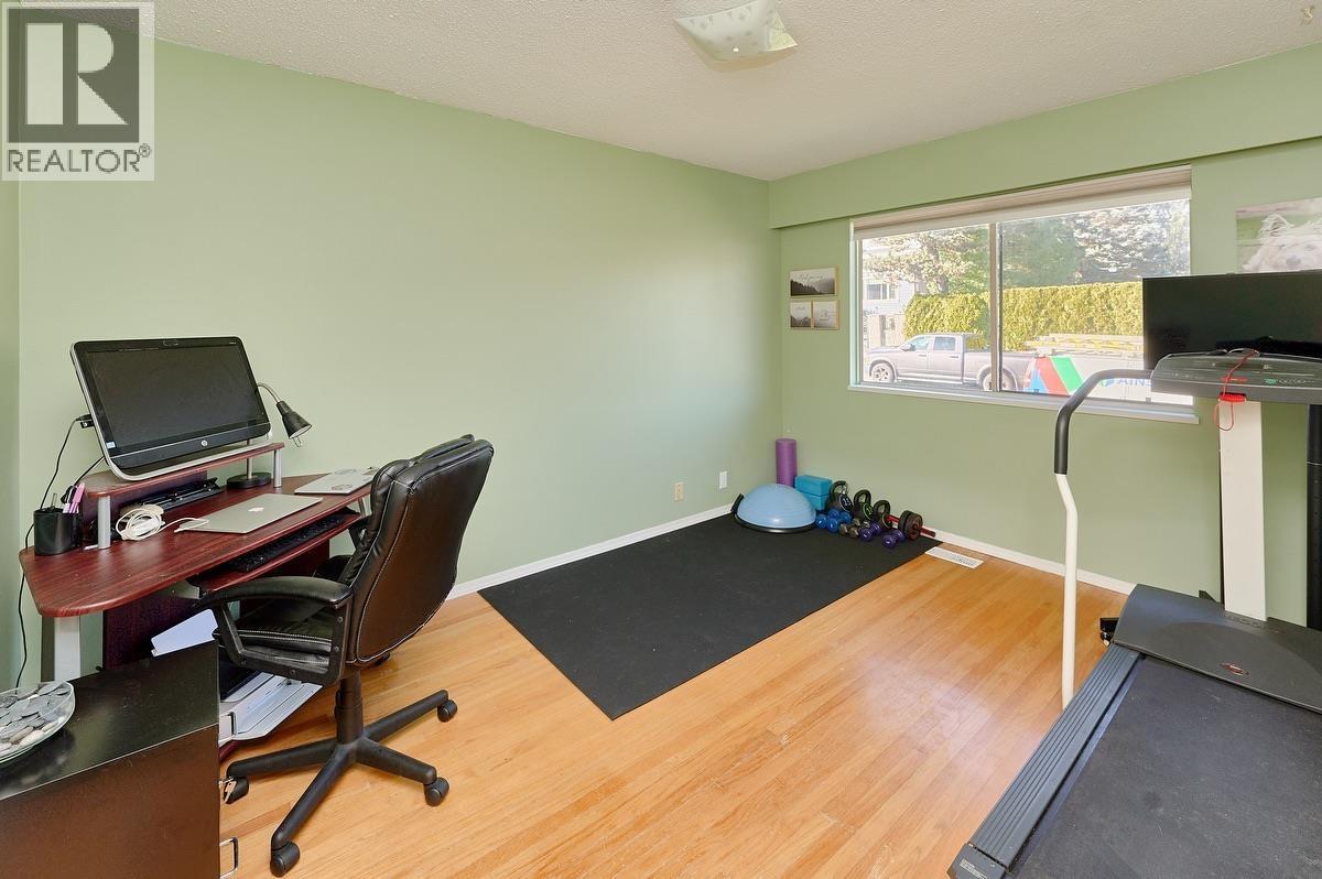 4086 Lister Court, Burnaby, British Columbia  V5G 2C2 - Photo 14 - R3097747