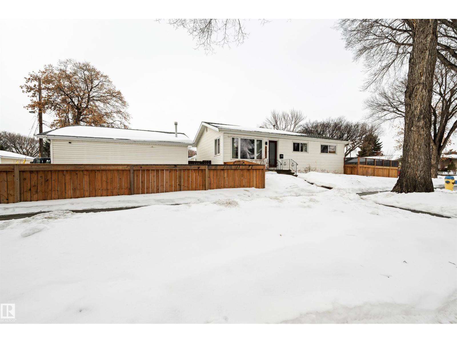11052 151 St Nw, Edmonton, Alberta  T5P 1W3 - Photo 1 - E4476664