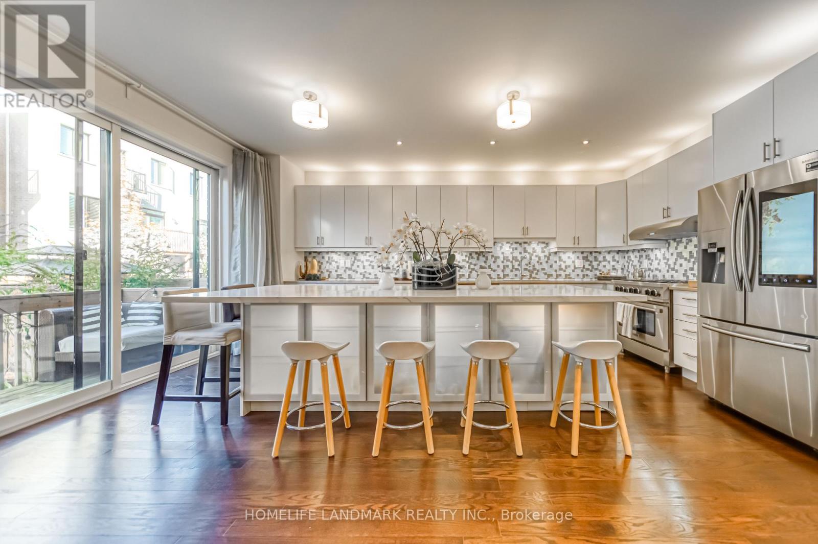 294 Valermo Drive, Toronto, Ontario  M8W 3E4 - Photo 10 - W12864450