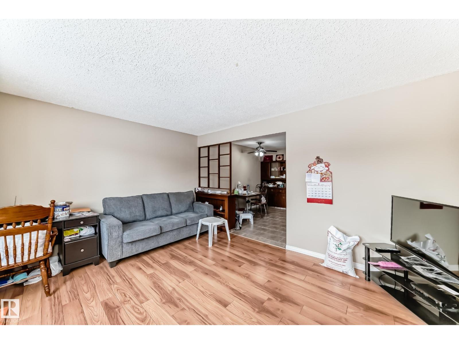 10328 156 St Nw, Edmonton, Alberta  T5P 2R3 - Photo 2 - E4476665
