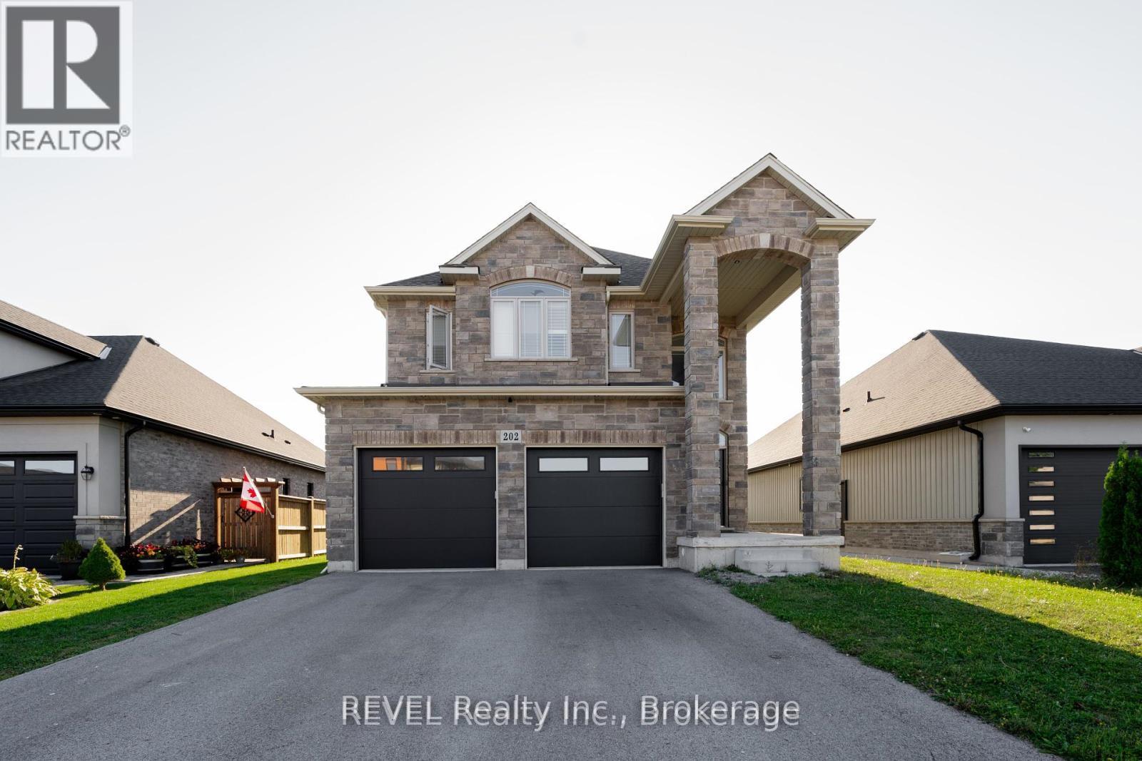 UPPER LEVEL ONLY - 202 VIGER DRIVE, Welland, Ontario