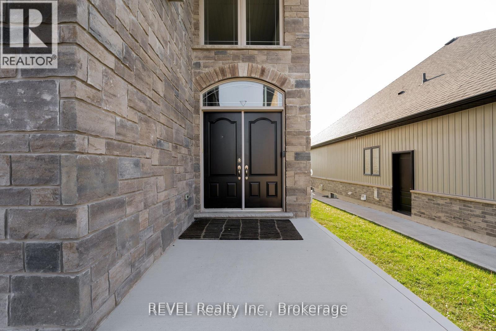 Upper Level Only - 202 Viger Drive, Welland, Ontario  L3B 5E9 - Photo 2 - X12864466