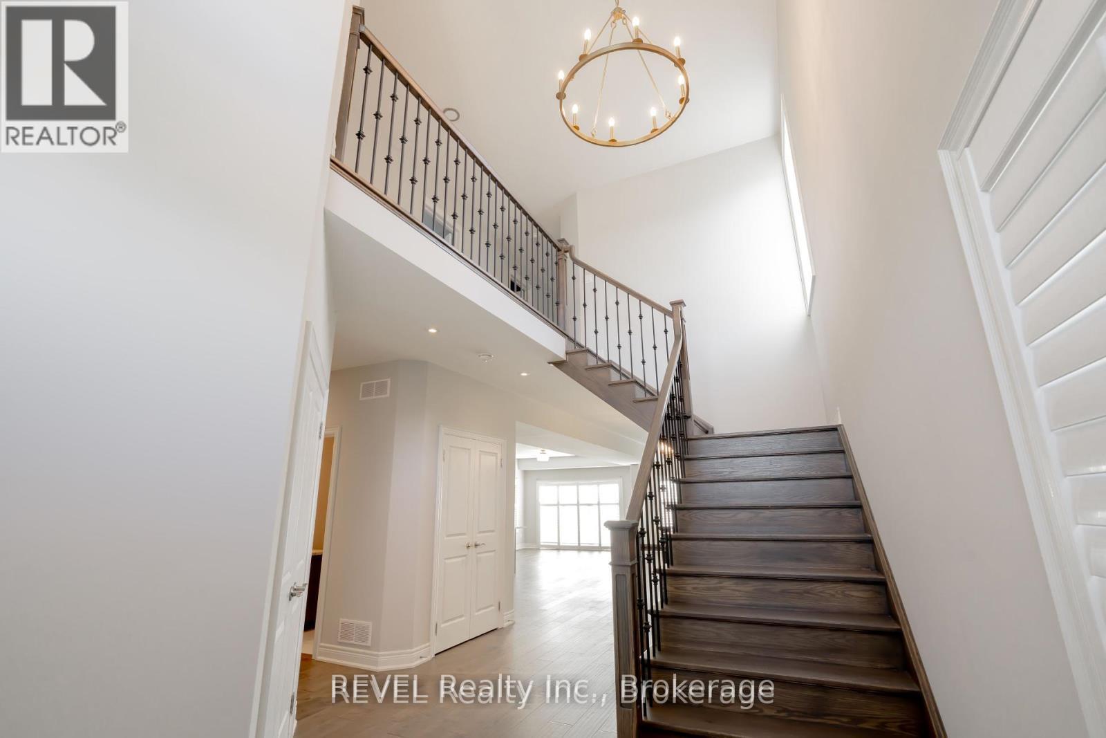 Upper Level Only - 202 Viger Drive, Welland, Ontario  L3B 5E9 - Photo 3 - X12864466