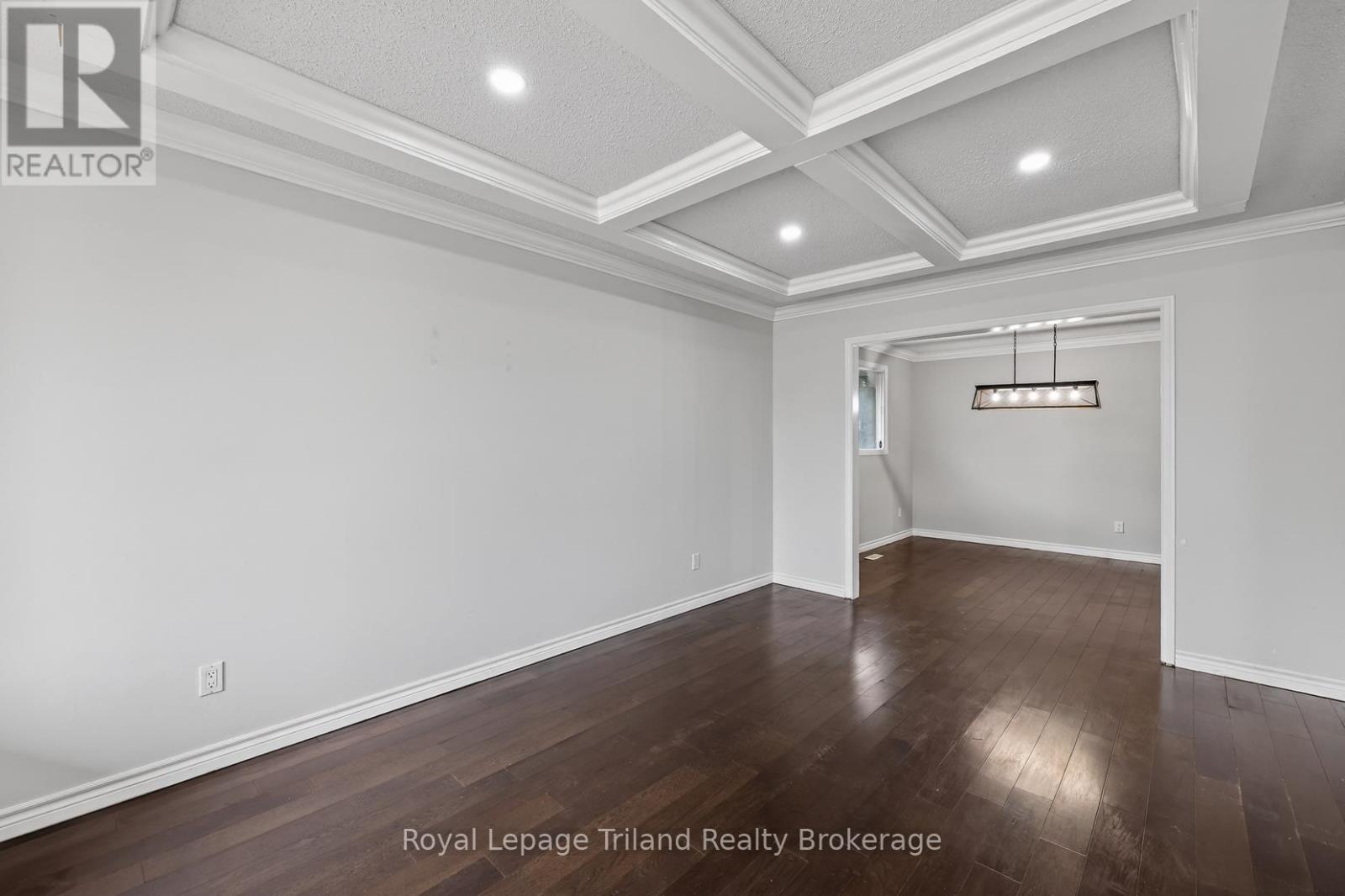 634 Classic Drive, London East, Ontario  N5W 5X6 - Photo 12 - X12864496