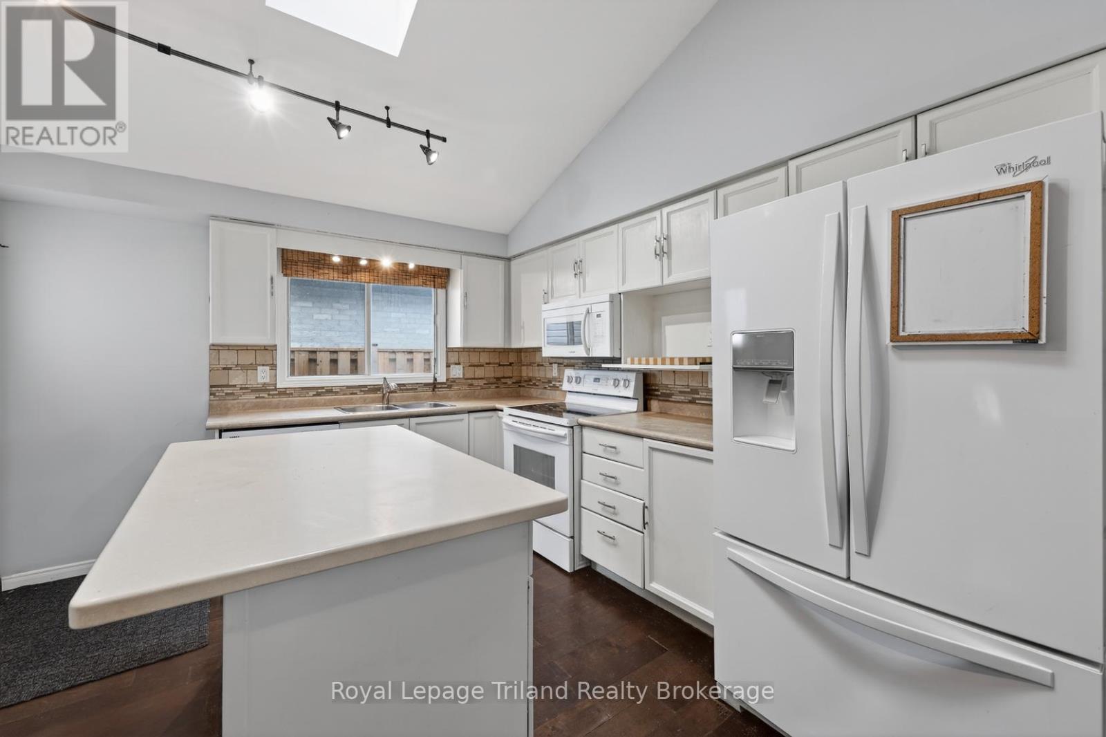 634 Classic Drive, London East, Ontario  N5W 5X6 - Photo 18 - X12864496