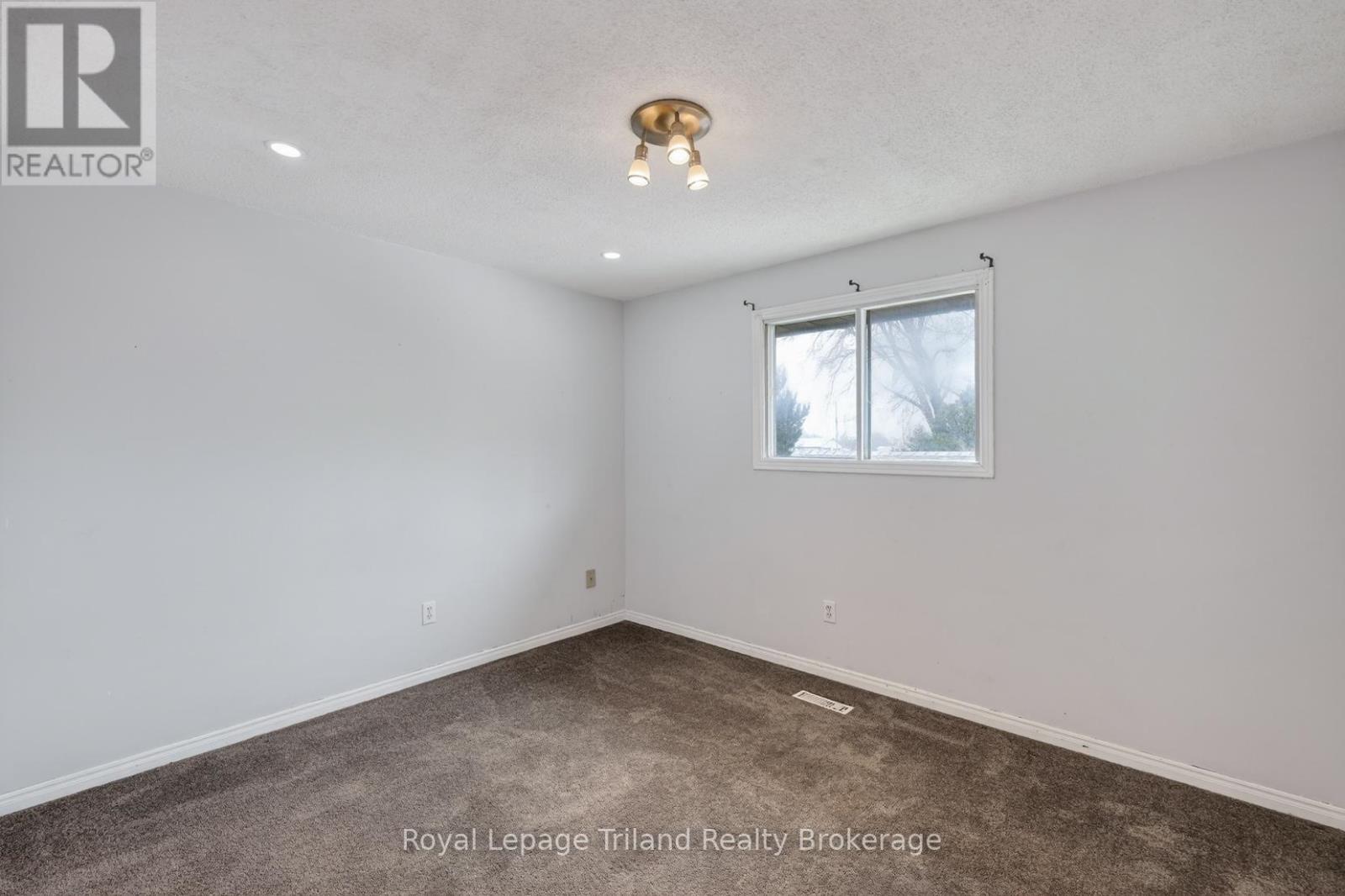 634 Classic Drive, London East, Ontario  N5W 5X6 - Photo 24 - X12864496