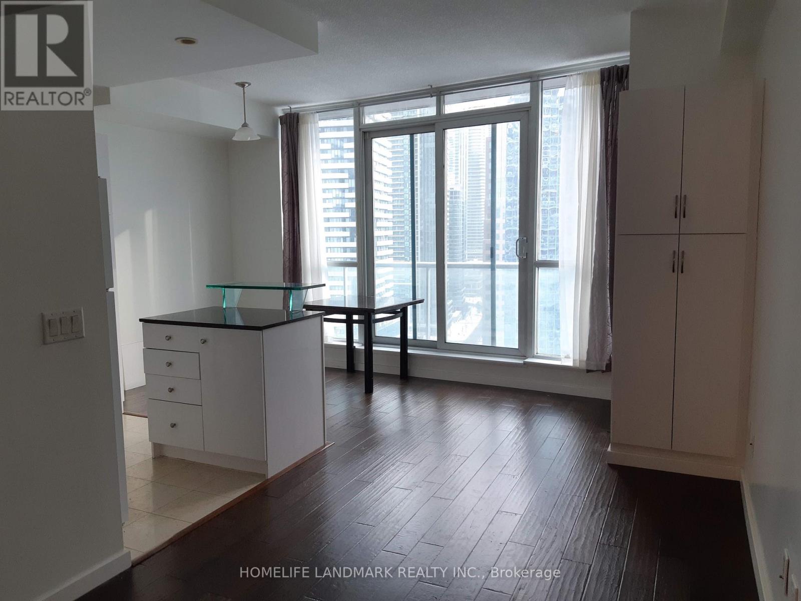 2204 - 8 YORK STREET, Toronto, Ontario