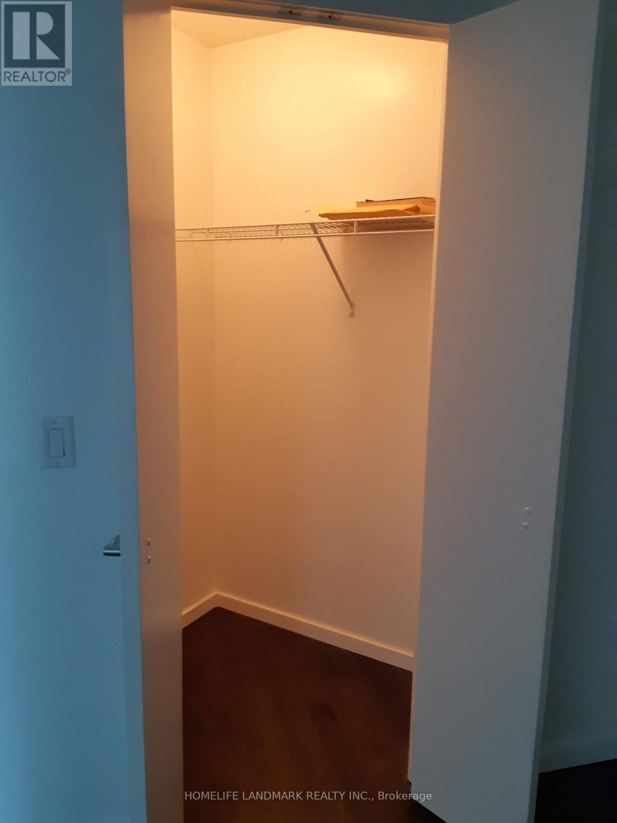 2204 - 8 York Street, Toronto, Ontario  M5J 2Y2 - Photo 4 - C12864470